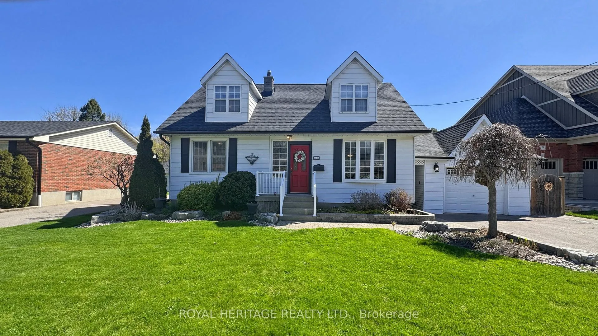 Photo 3 of 11 Durham Street, Whitby, Brooklin — HOMEH