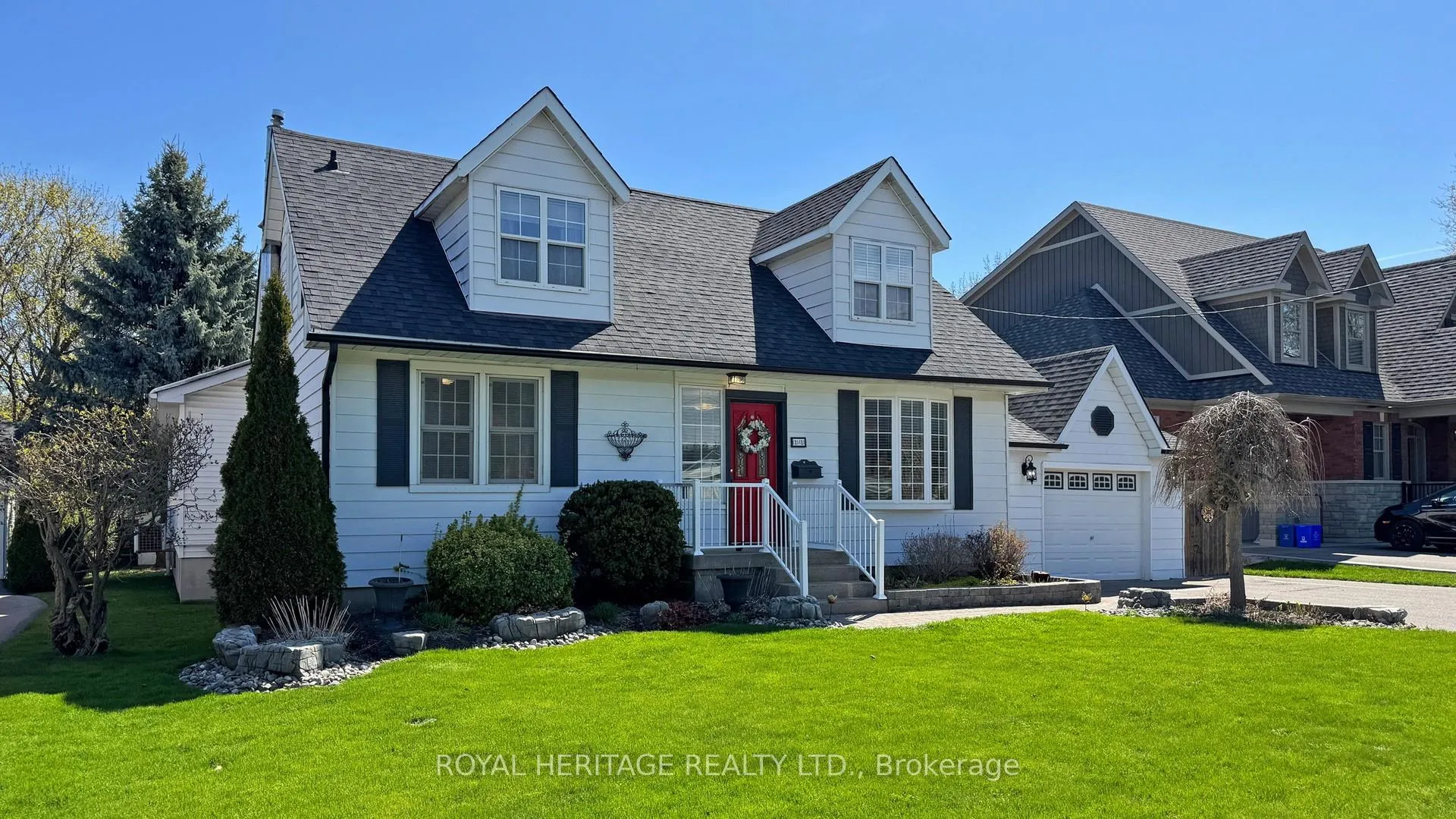 Photo 4 of 11 Durham Street, Whitby, Brooklin — HOMEH