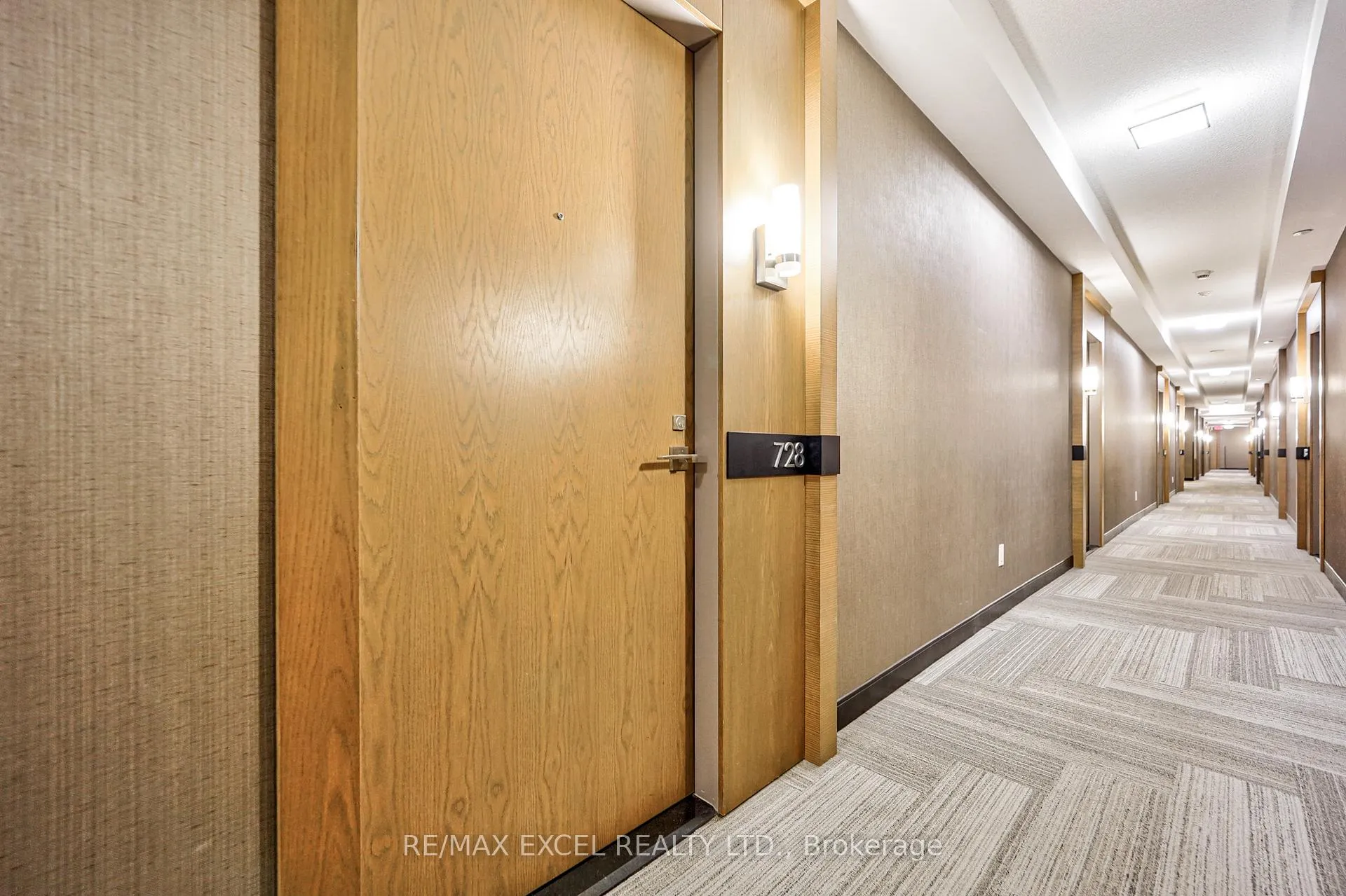 Photo 4 of Unit 728, 28 Uptown Drive, Markham, Unionville — HOMEH