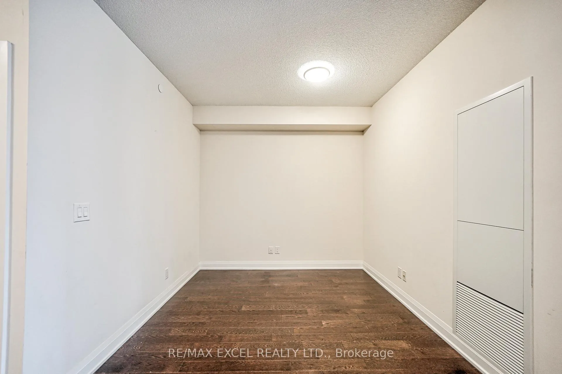 Photo 8 of Unit 728, 28 Uptown Drive, Markham, Unionville — HOMEH
