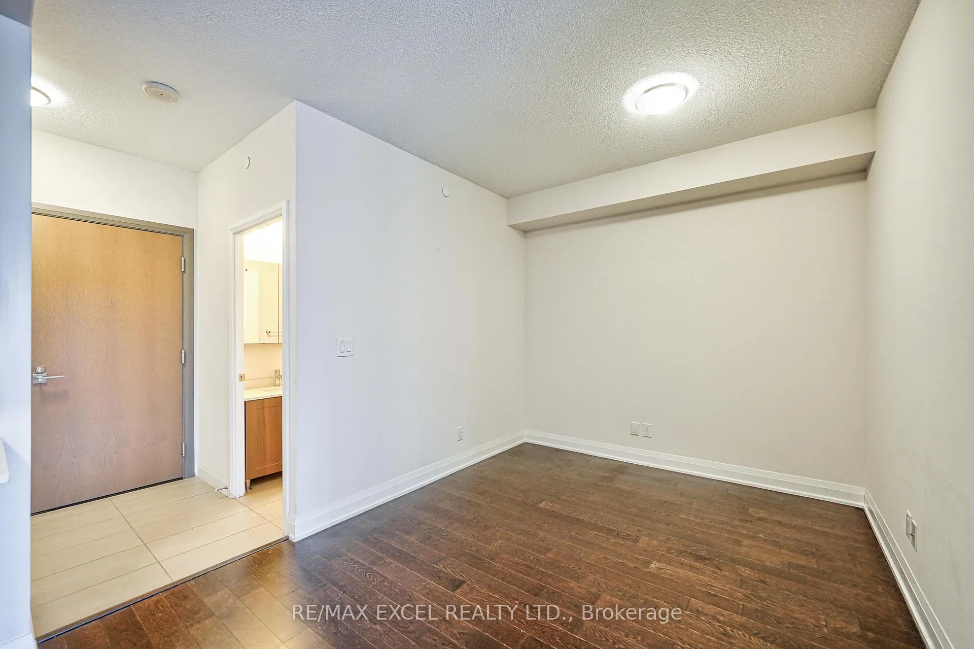 Photo 9 of Unit 728, 28 Uptown Drive, Markham, Unionville — HOMEH