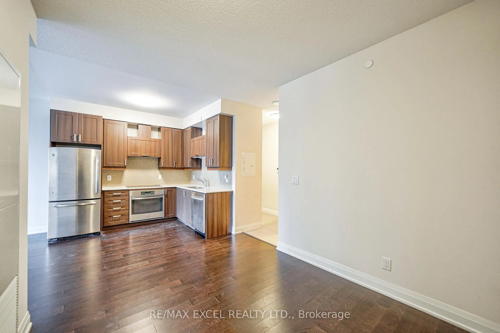 Photo 10 of Unit 728, 28 Uptown Drive, Markham, Unionville — HOMEH