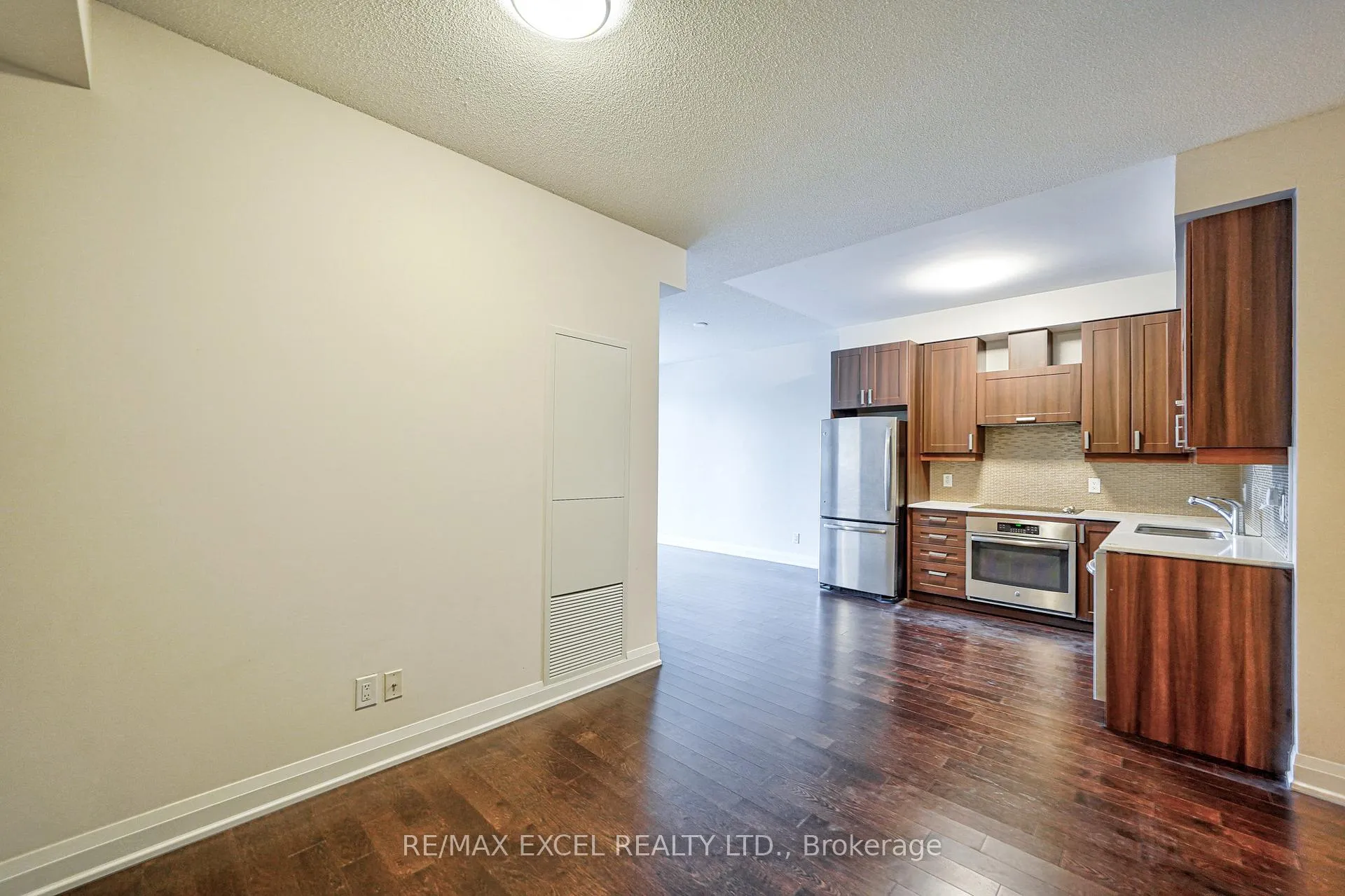 Photo 11 of Unit 728, 28 Uptown Drive, Markham, Unionville — HOMEH