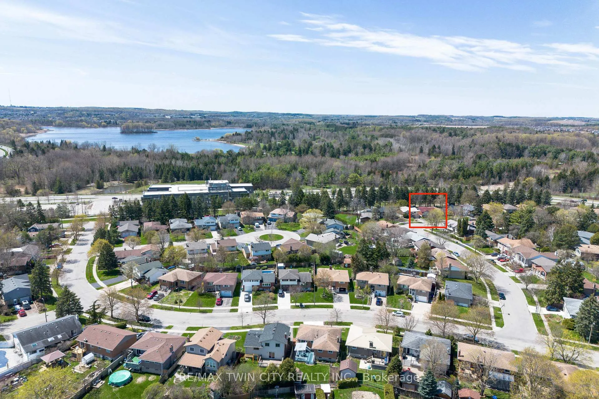 Photo 46 of 402 Lakeview Drive, Waterloo, Lakeshore Village — HOMEH