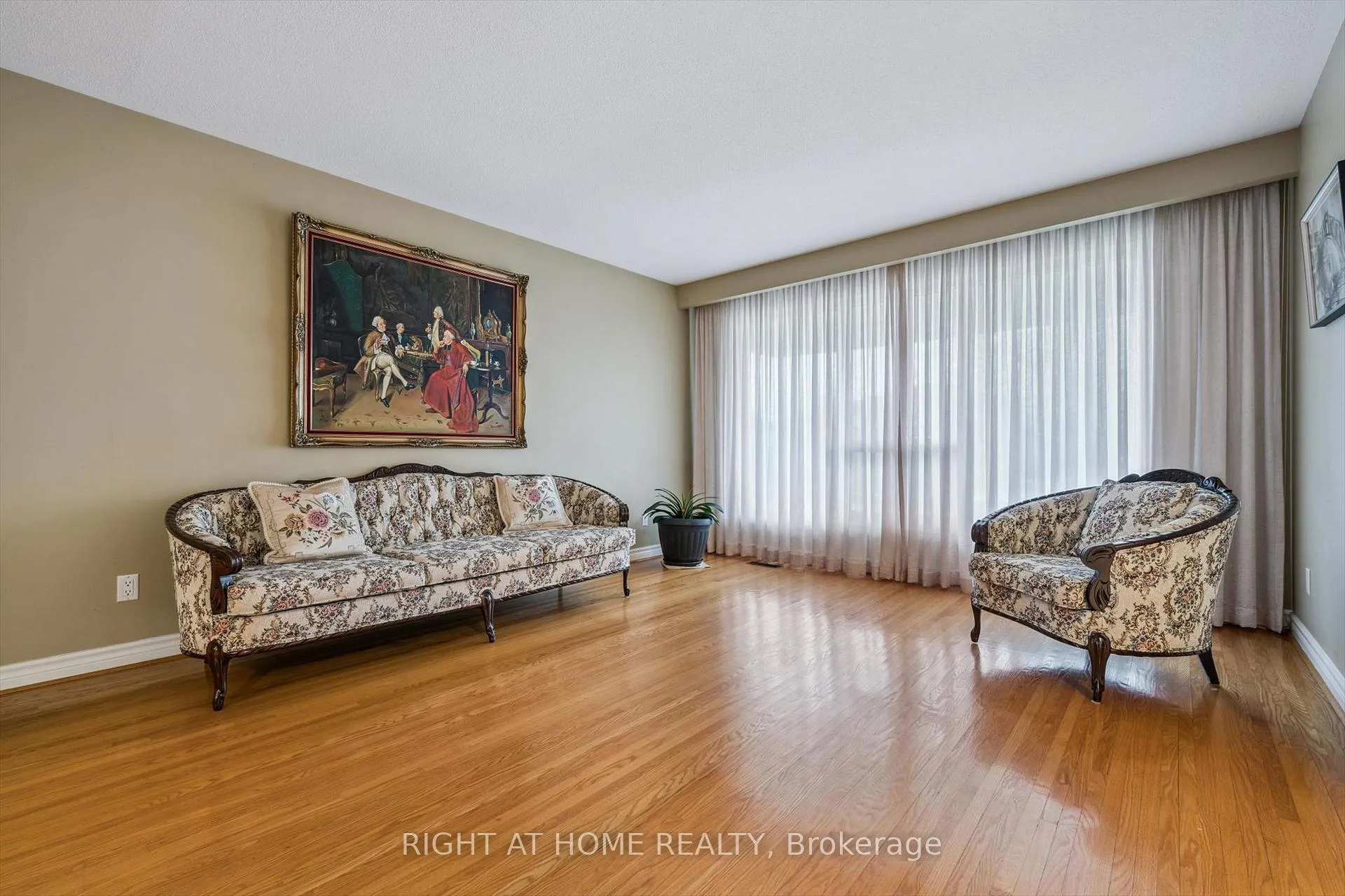 Photo 6 of 67 Manorhampton Drive, Etobicoke, Willowridge-Martingrove-Richview — HOMEH