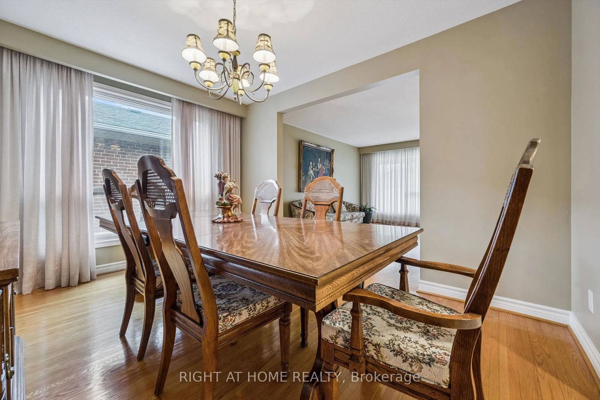 Photo 10 of 67 Manorhampton Drive, Etobicoke, Willowridge-Martingrove-Richview — HOMEH