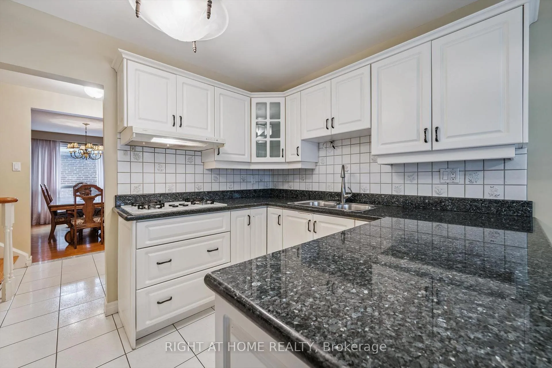 Photo 13 of 67 Manorhampton Drive, Etobicoke, Willowridge-Martingrove-Richview — HOMEH