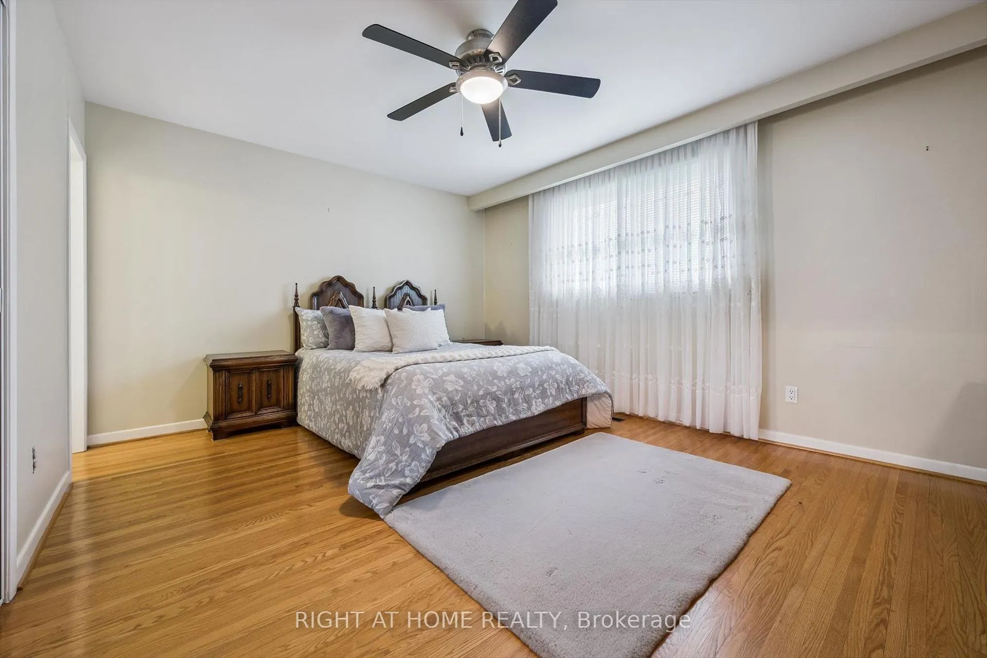 Photo 15 of 67 Manorhampton Drive, Etobicoke, Willowridge-Martingrove-Richview — HOMEH
