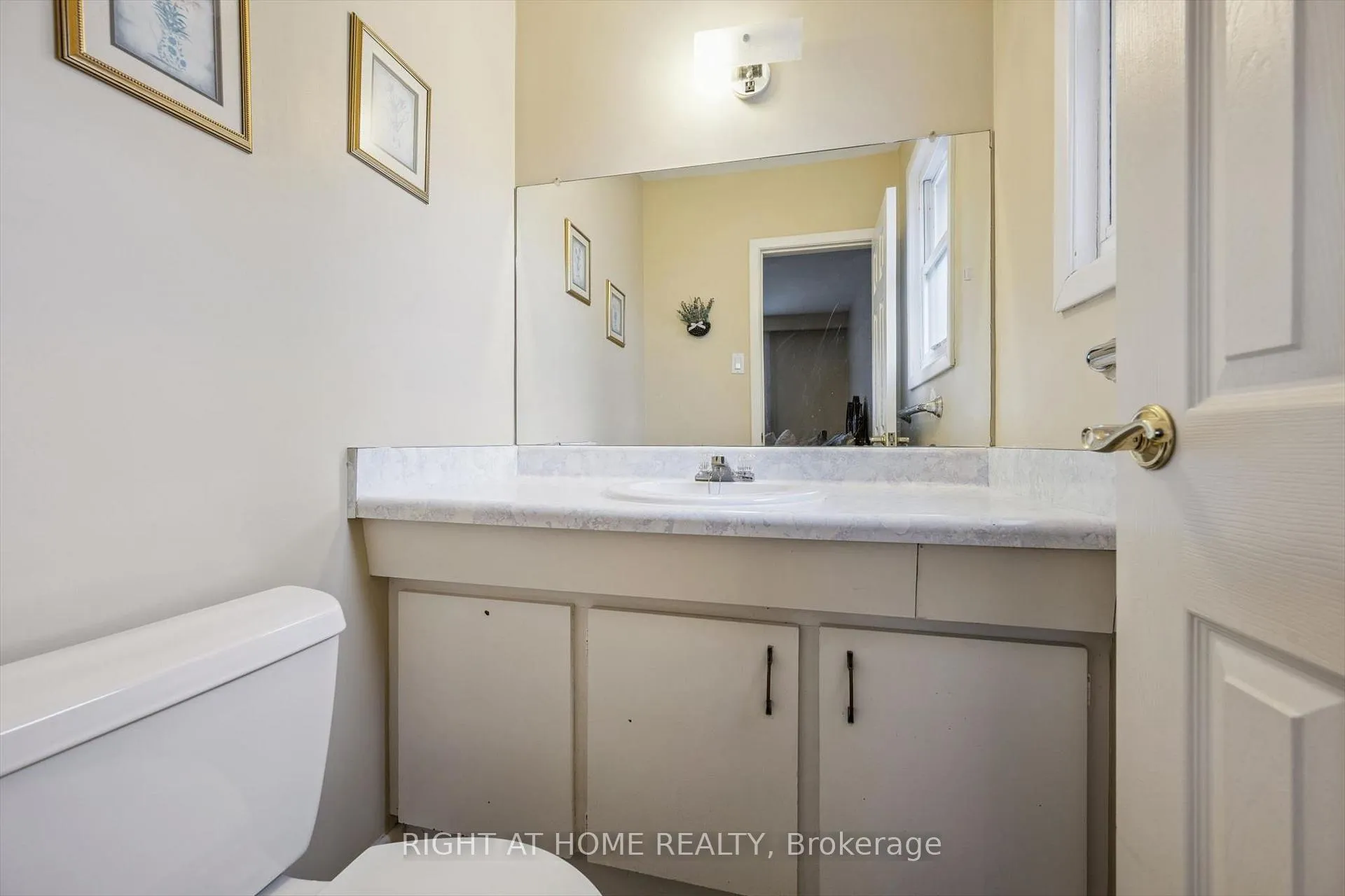 Photo 18 of 67 Manorhampton Drive, Etobicoke, Willowridge-Martingrove-Richview — HOMEH