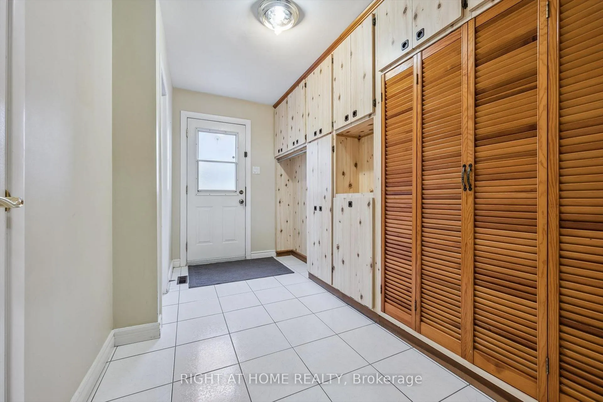 Photo 29 of 67 Manorhampton Drive, Etobicoke, Willowridge-Martingrove-Richview — HOMEH