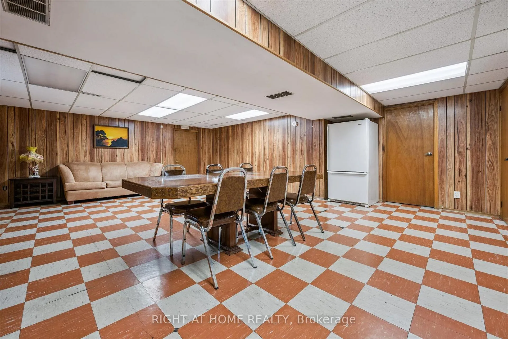 Photo 32 of 67 Manorhampton Drive, Etobicoke, Willowridge-Martingrove-Richview — HOMEH