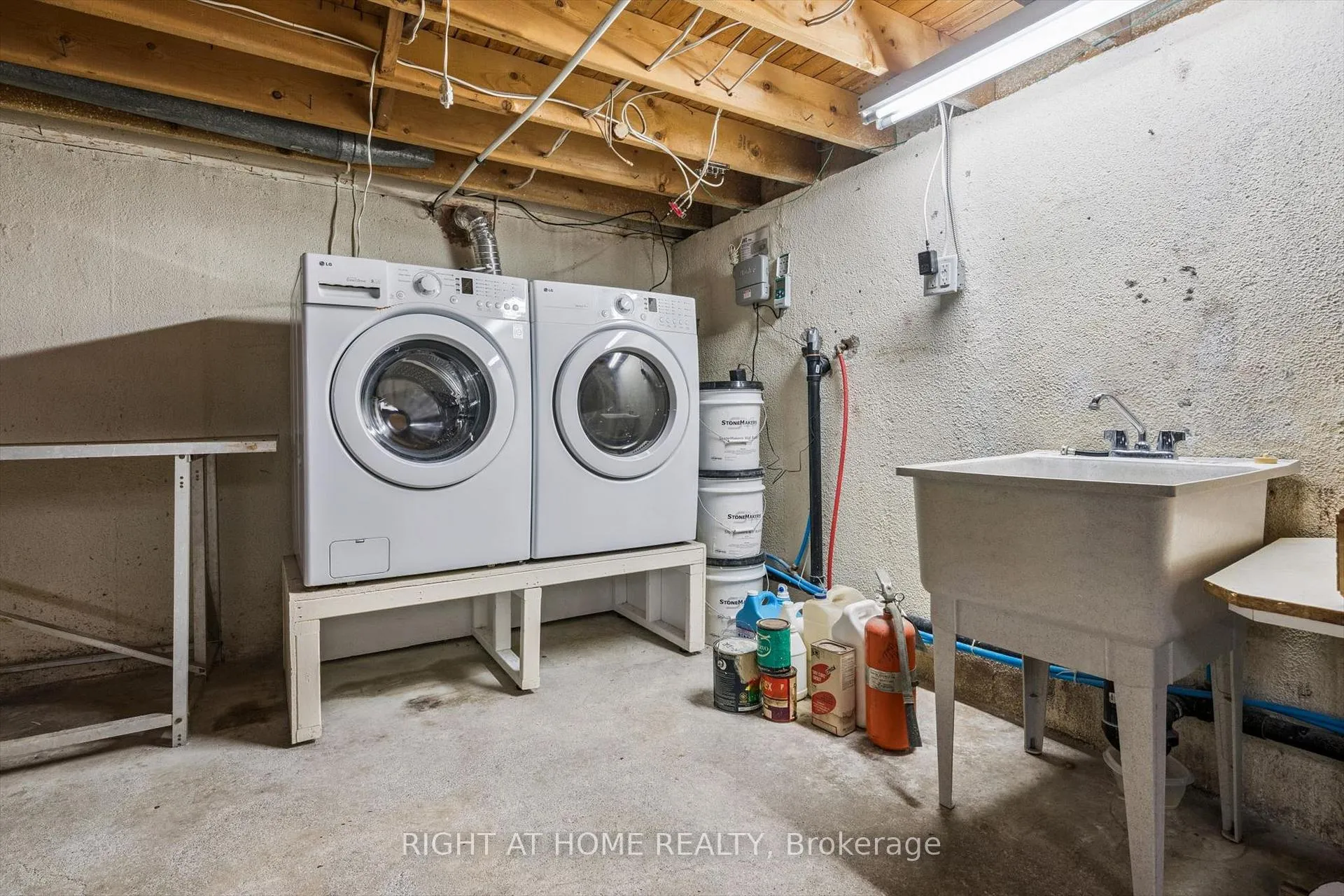 Photo 35 of 67 Manorhampton Drive, Etobicoke, Willowridge-Martingrove-Richview — HOMEH