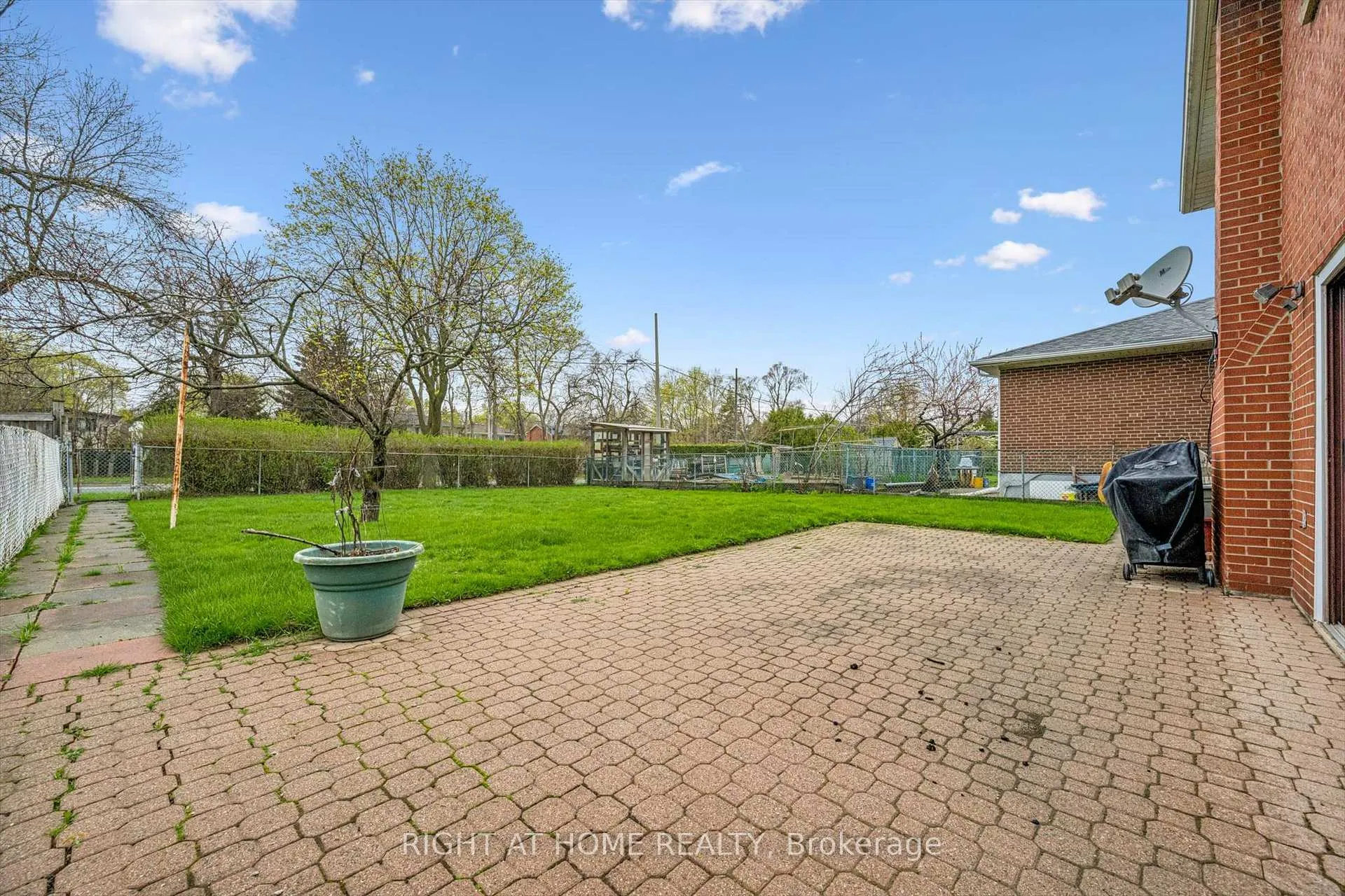 Photo 36 of 67 Manorhampton Drive, Etobicoke, Willowridge-Martingrove-Richview — HOMEH