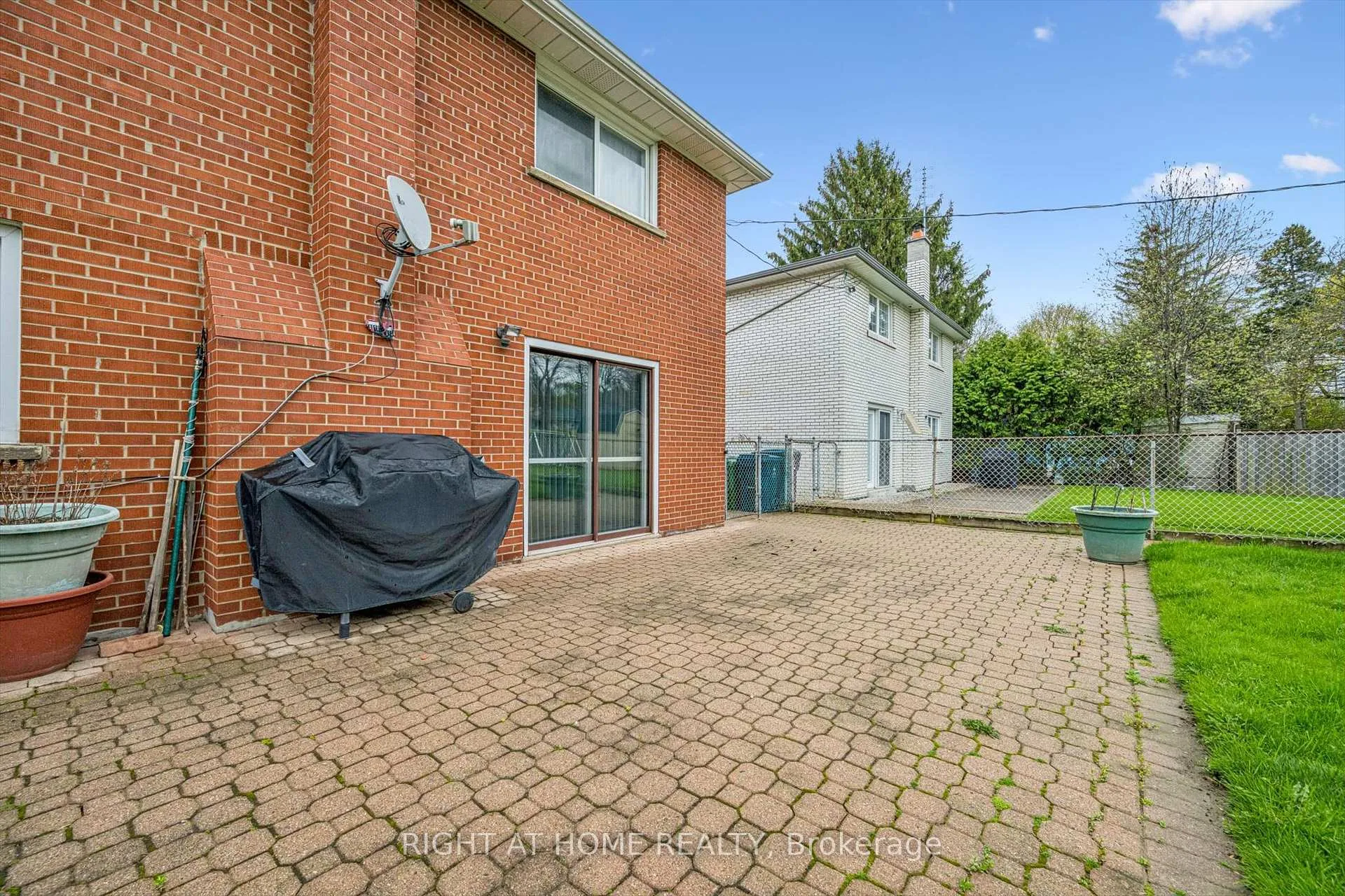 Photo 37 of 67 Manorhampton Drive, Etobicoke, Willowridge-Martingrove-Richview — HOMEH