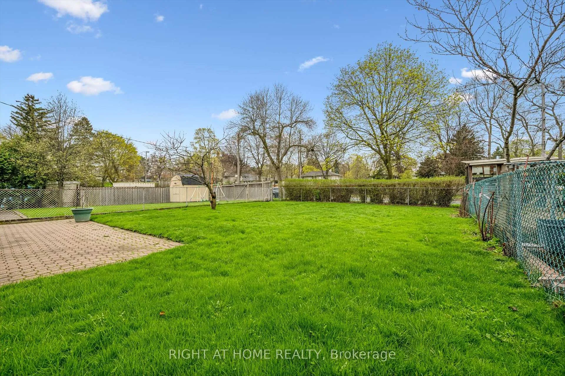 Photo 38 of 67 Manorhampton Drive, Etobicoke, Willowridge-Martingrove-Richview — HOMEH