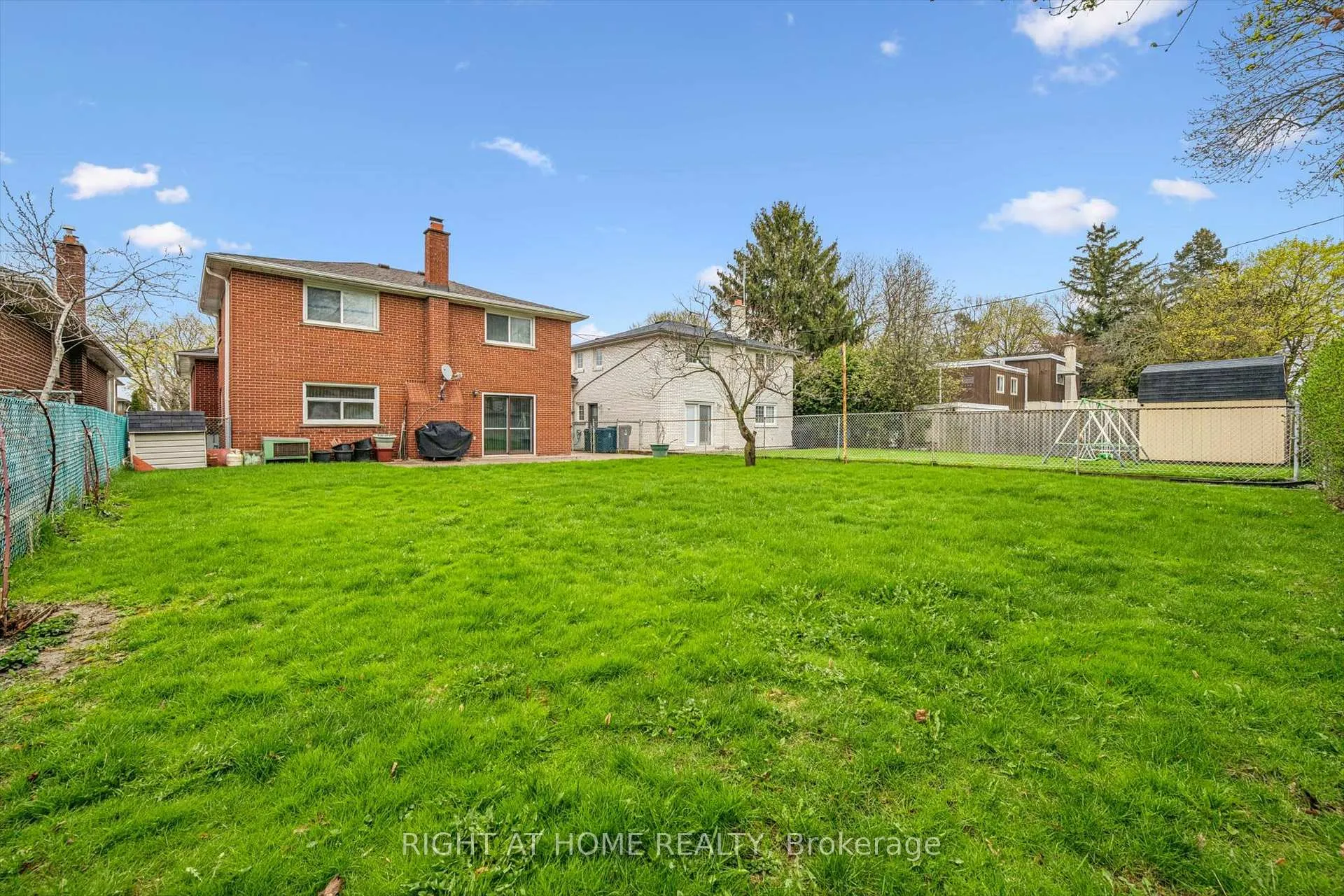 Photo 40 of 67 Manorhampton Drive, Etobicoke, Willowridge-Martingrove-Richview — HOMEH