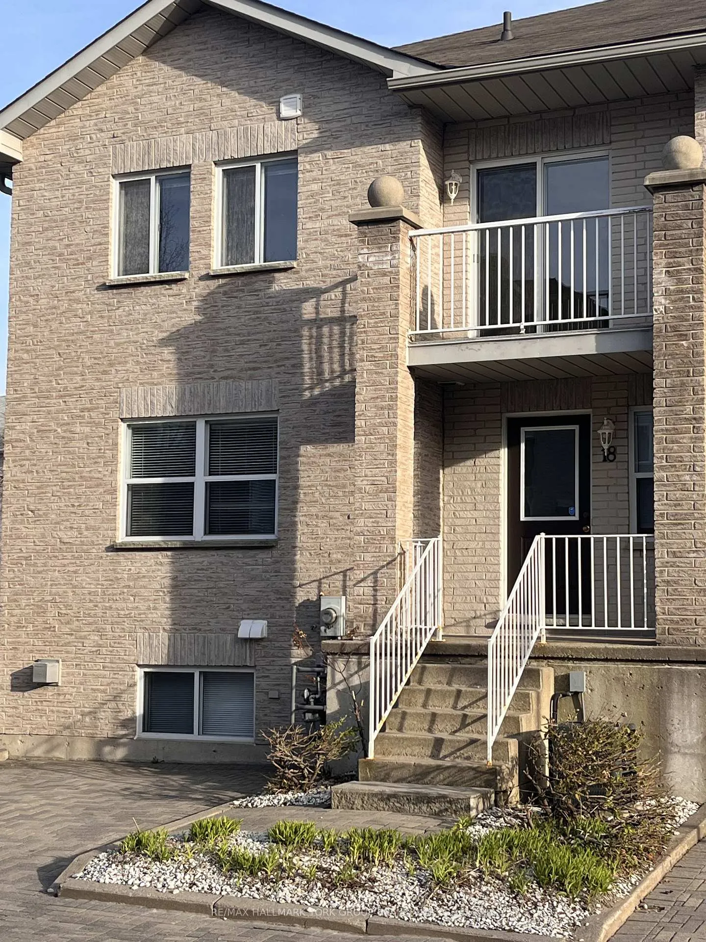 Photo 2 of Unit 18, 490 Veterans Drive, Barrie, Holly — HOMEH