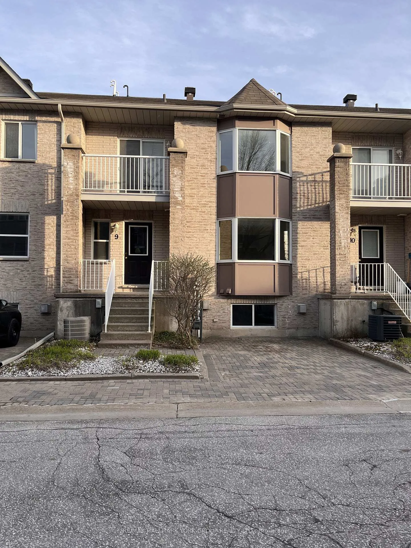 Photo 1 of Unit 9, 490 Veterans Drive, Barrie, Holly — HOMEH