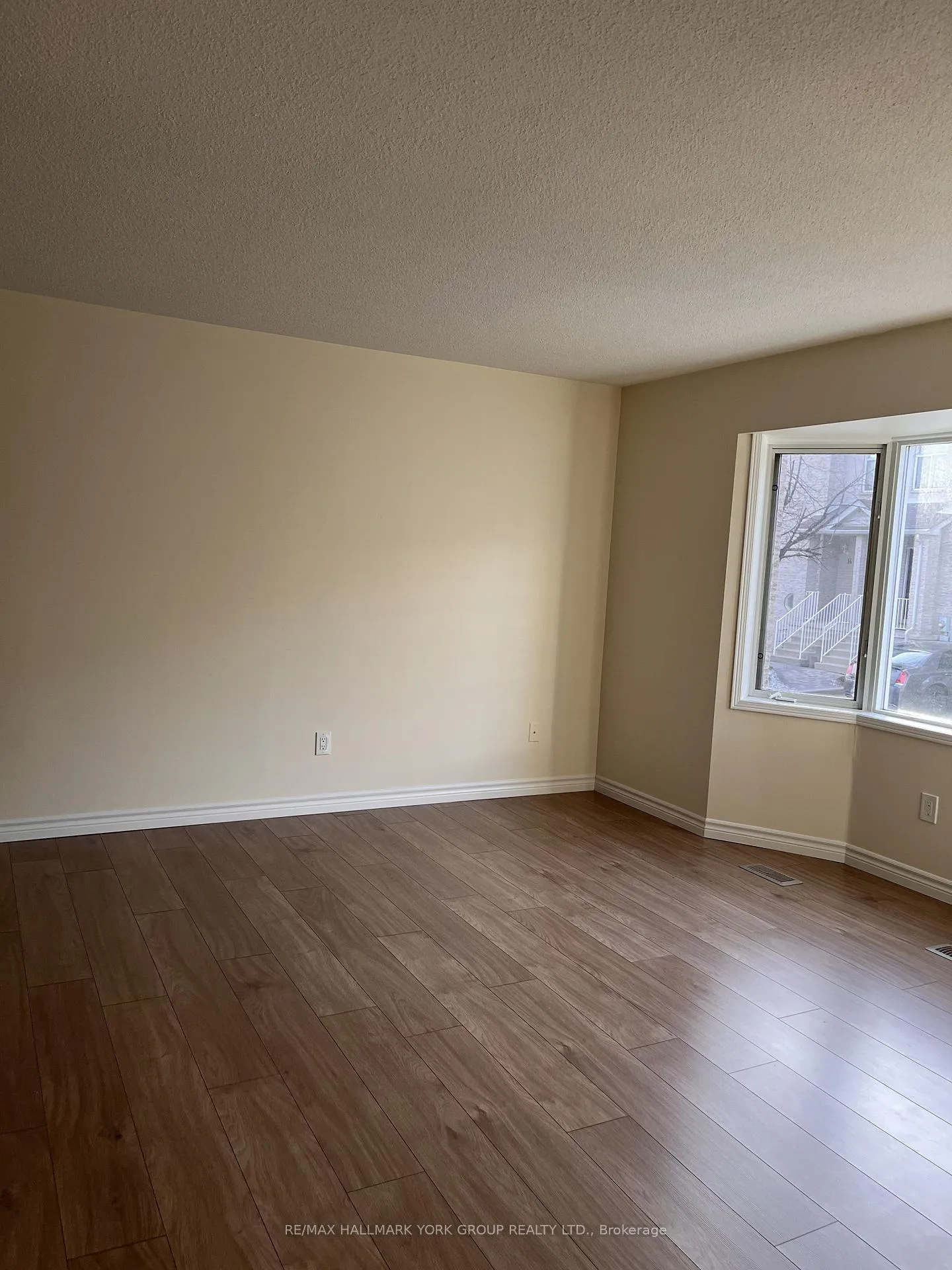Photo 3 of Unit 9, 490 Veterans Drive, Barrie, Holly — HOMEH