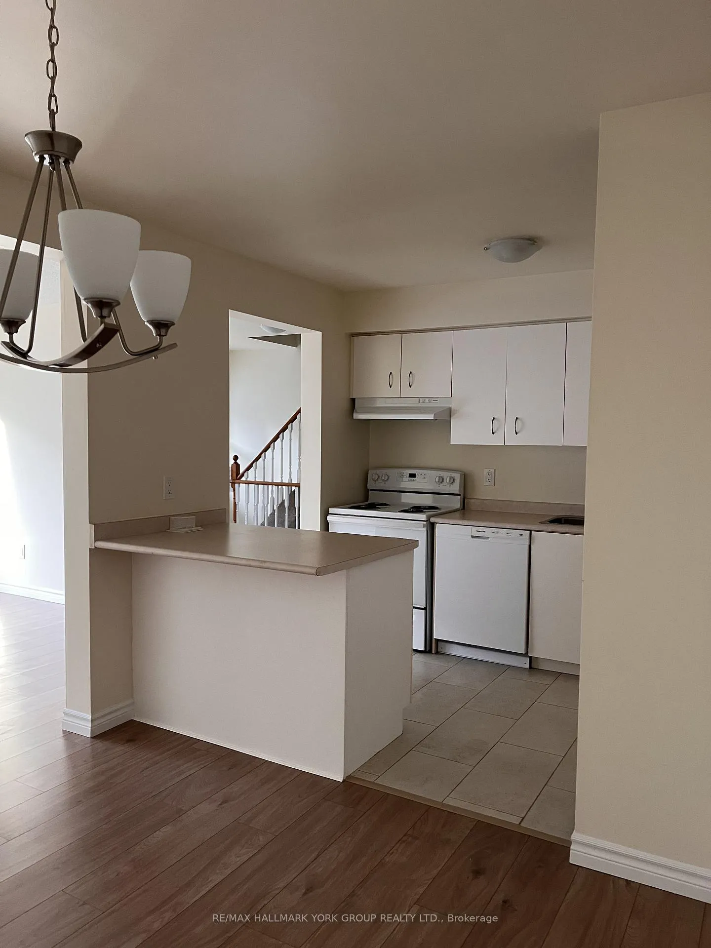 Photo 5 of Unit 9, 490 Veterans Drive, Barrie, Holly — HOMEH