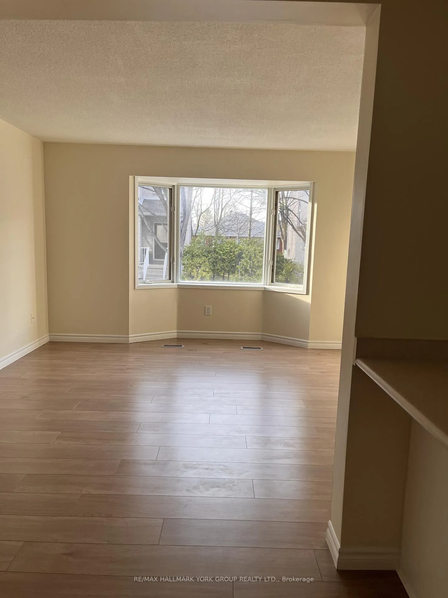 Photo 6 of Unit 9, 490 Veterans Drive, Barrie, Holly — HOMEH