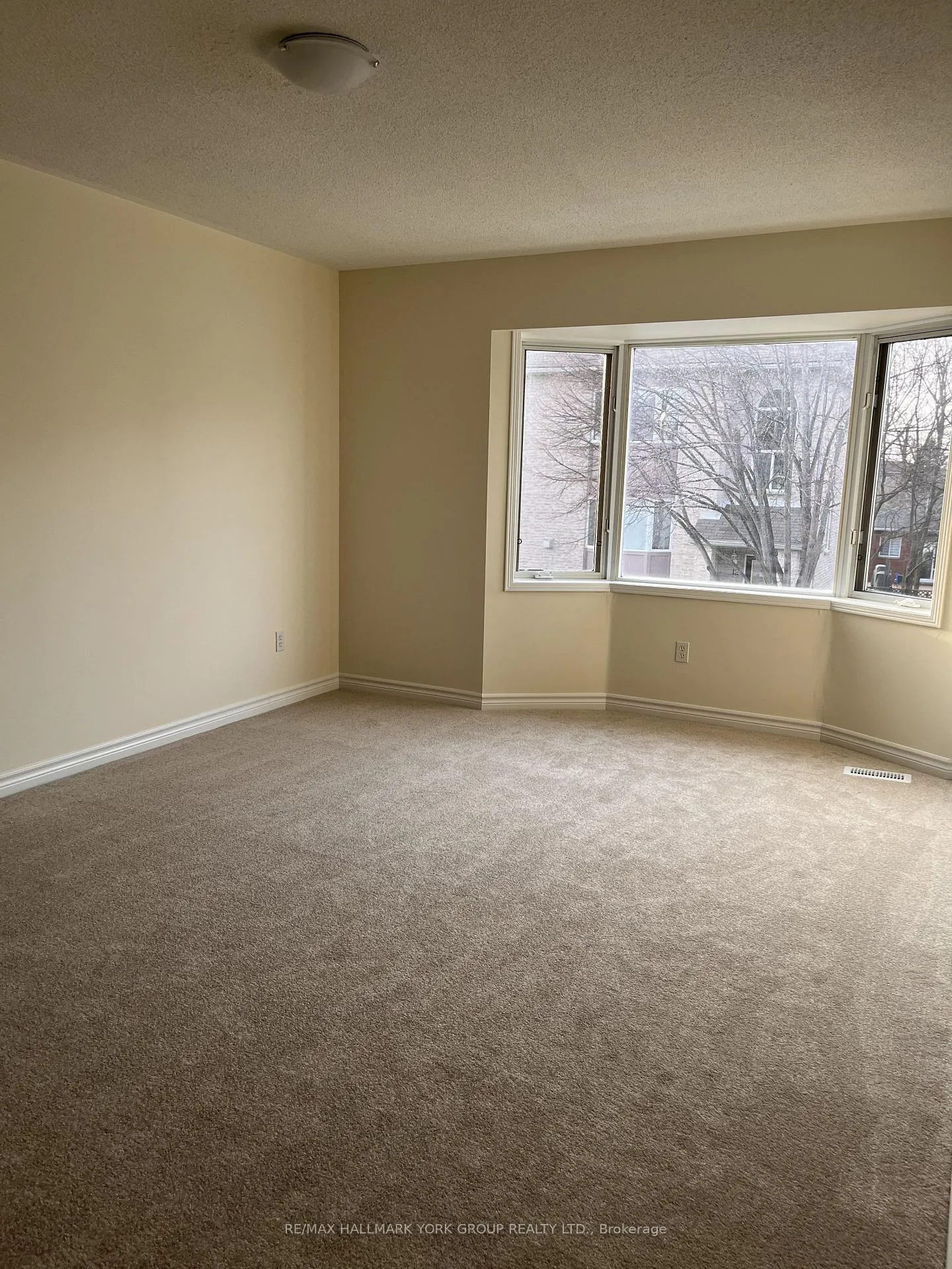 Photo 10 of Unit 9, 490 Veterans Drive, Barrie, Holly — HOMEH