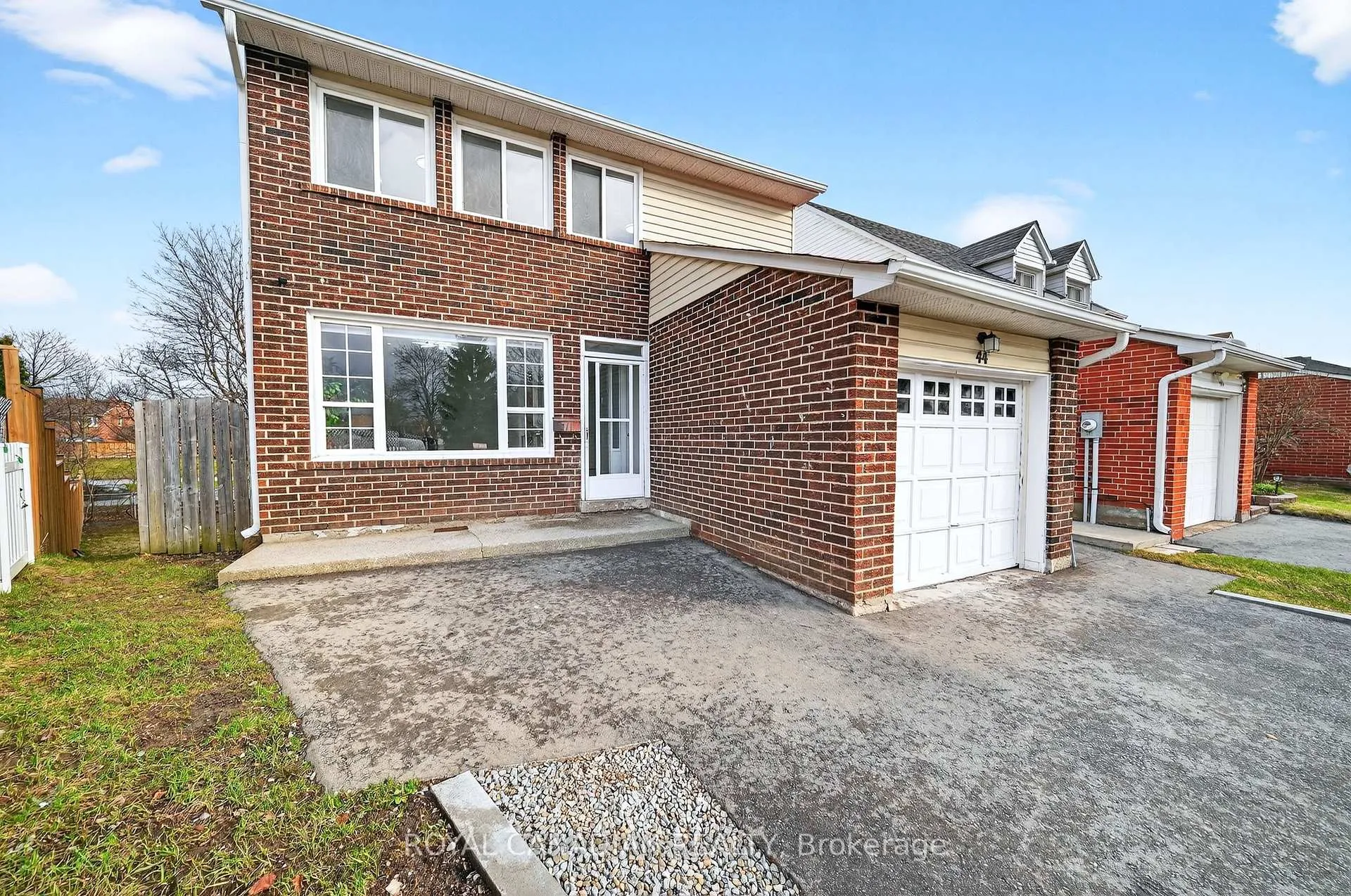 Photo 4 of 44 Rushmore Crescent, Brampton, Heart Lake East — HOMEH
