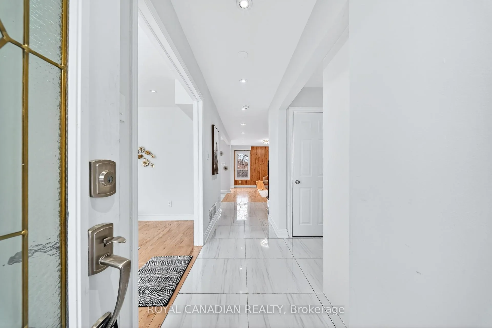Photo 5 of 44 Rushmore Crescent, Brampton, Heart Lake East — HOMEH