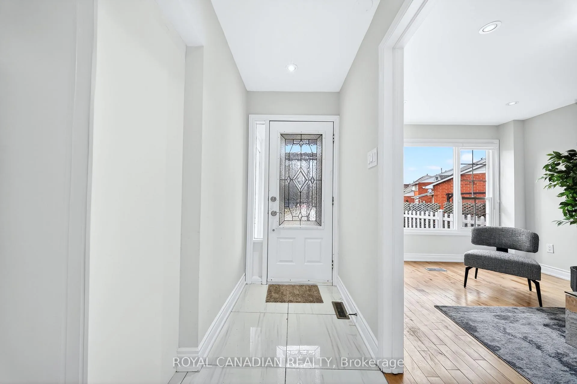 Photo 6 of 44 Rushmore Crescent, Brampton, Heart Lake East — HOMEH