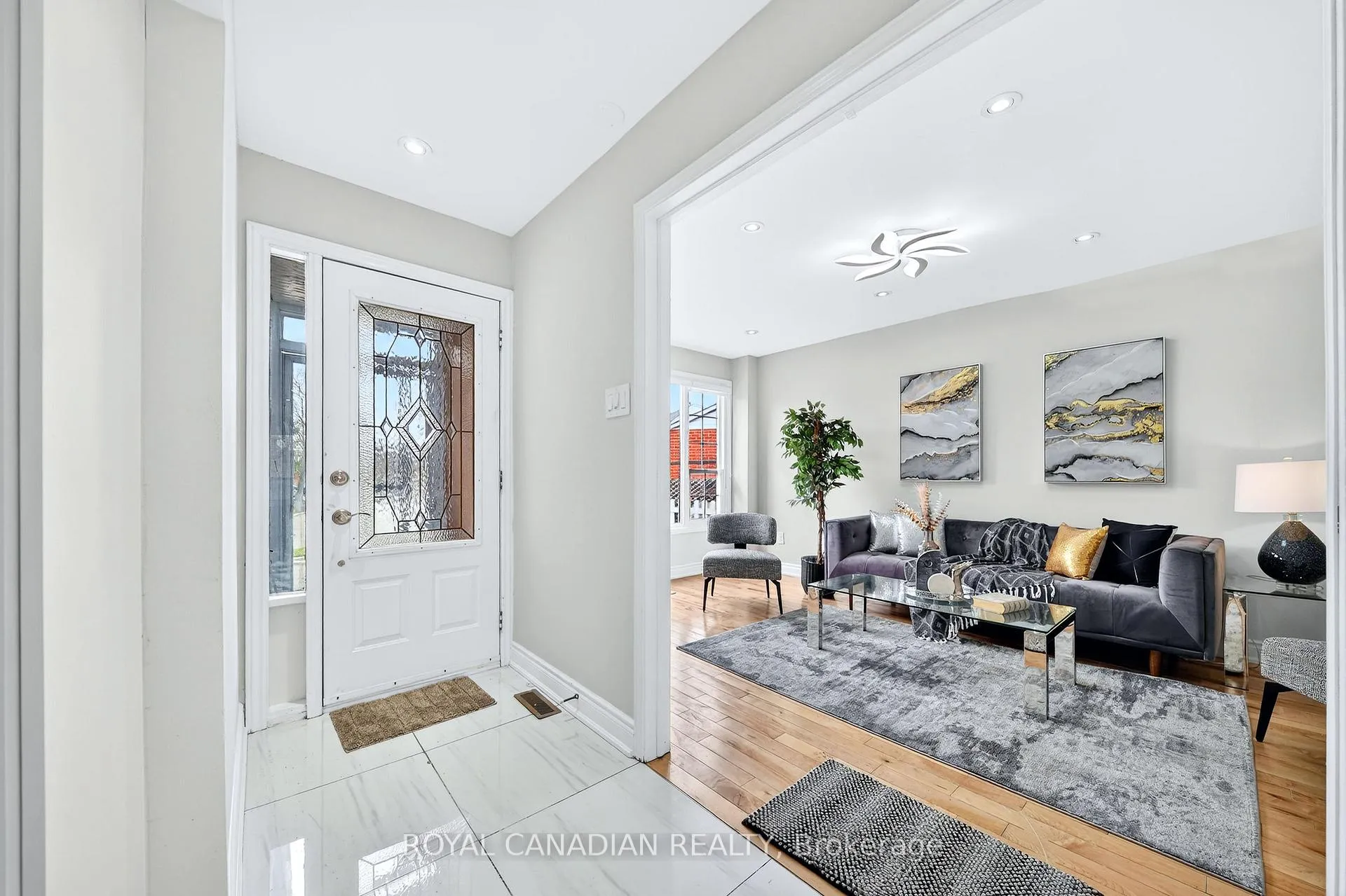 Photo 7 of 44 Rushmore Crescent, Brampton, Heart Lake East — HOMEH