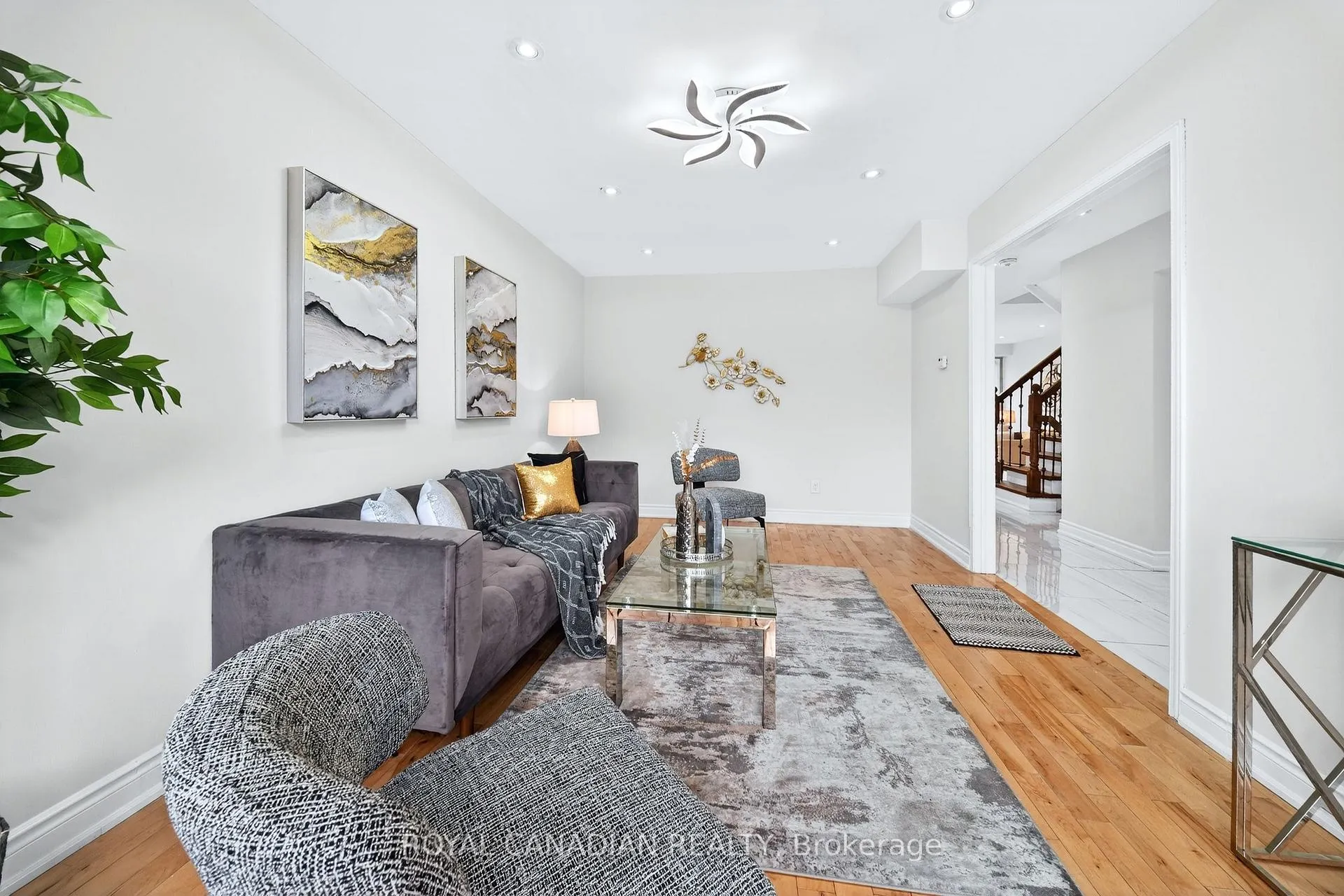 Photo 8 of 44 Rushmore Crescent, Brampton, Heart Lake East — HOMEH