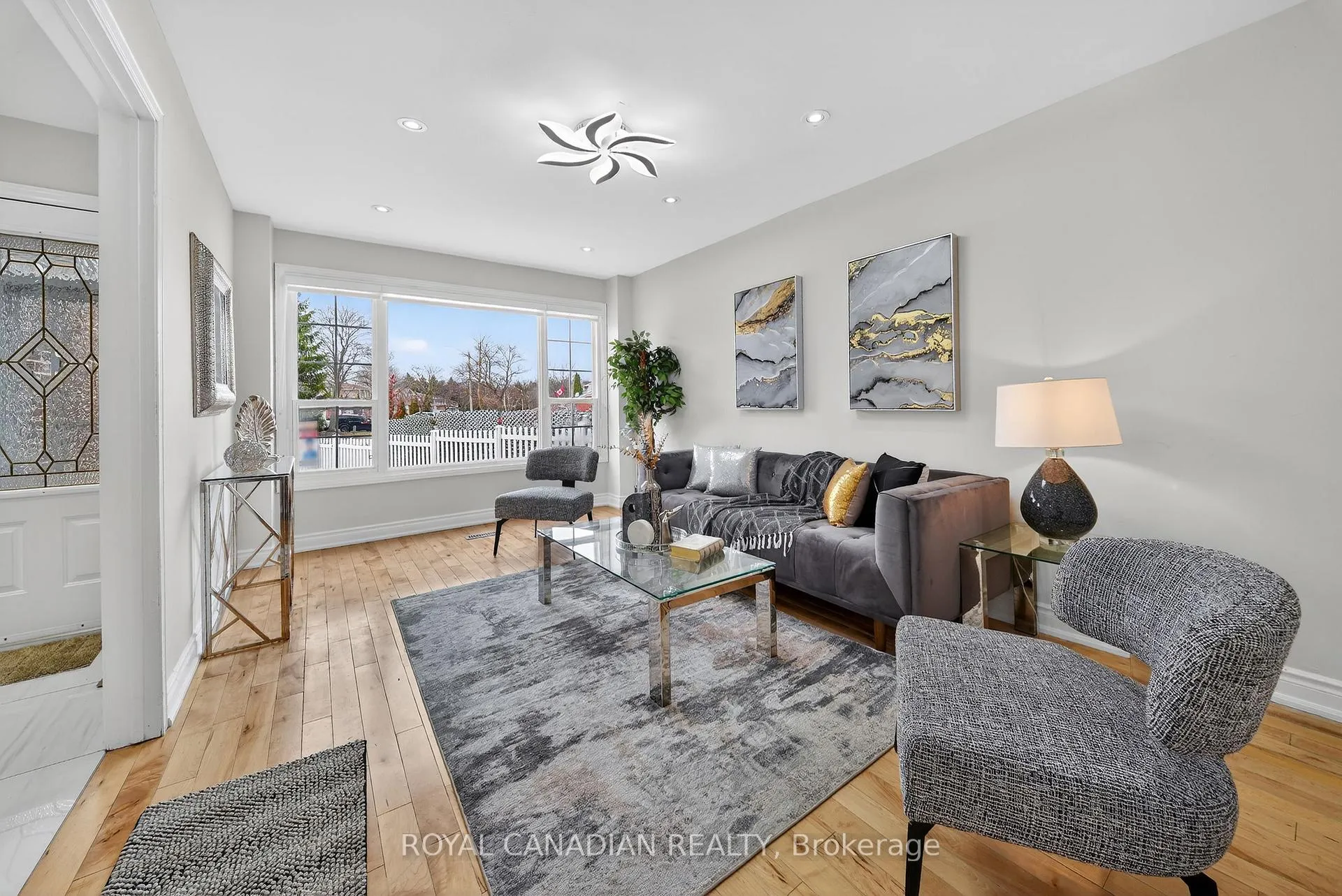 Photo 9 of 44 Rushmore Crescent, Brampton, Heart Lake East — HOMEH