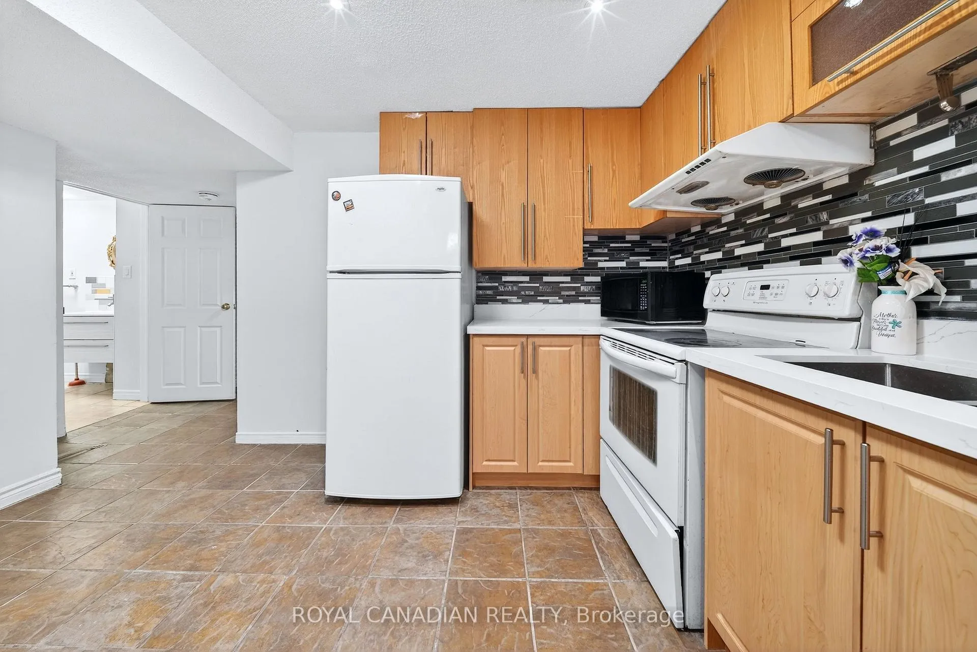 Photo 42 of 44 Rushmore Crescent, Brampton, Heart Lake East — HOMEH