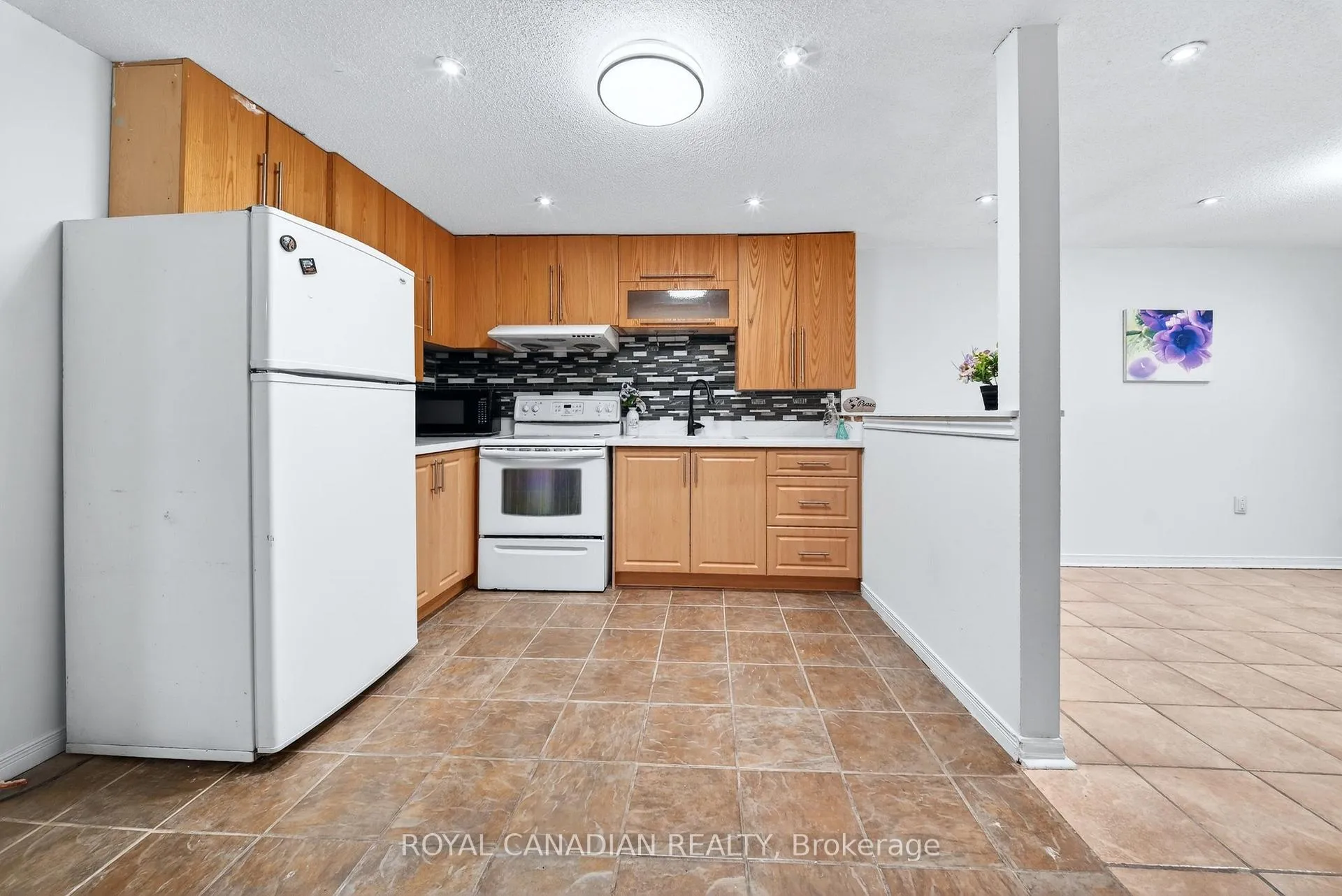 Photo 43 of 44 Rushmore Crescent, Brampton, Heart Lake East — HOMEH