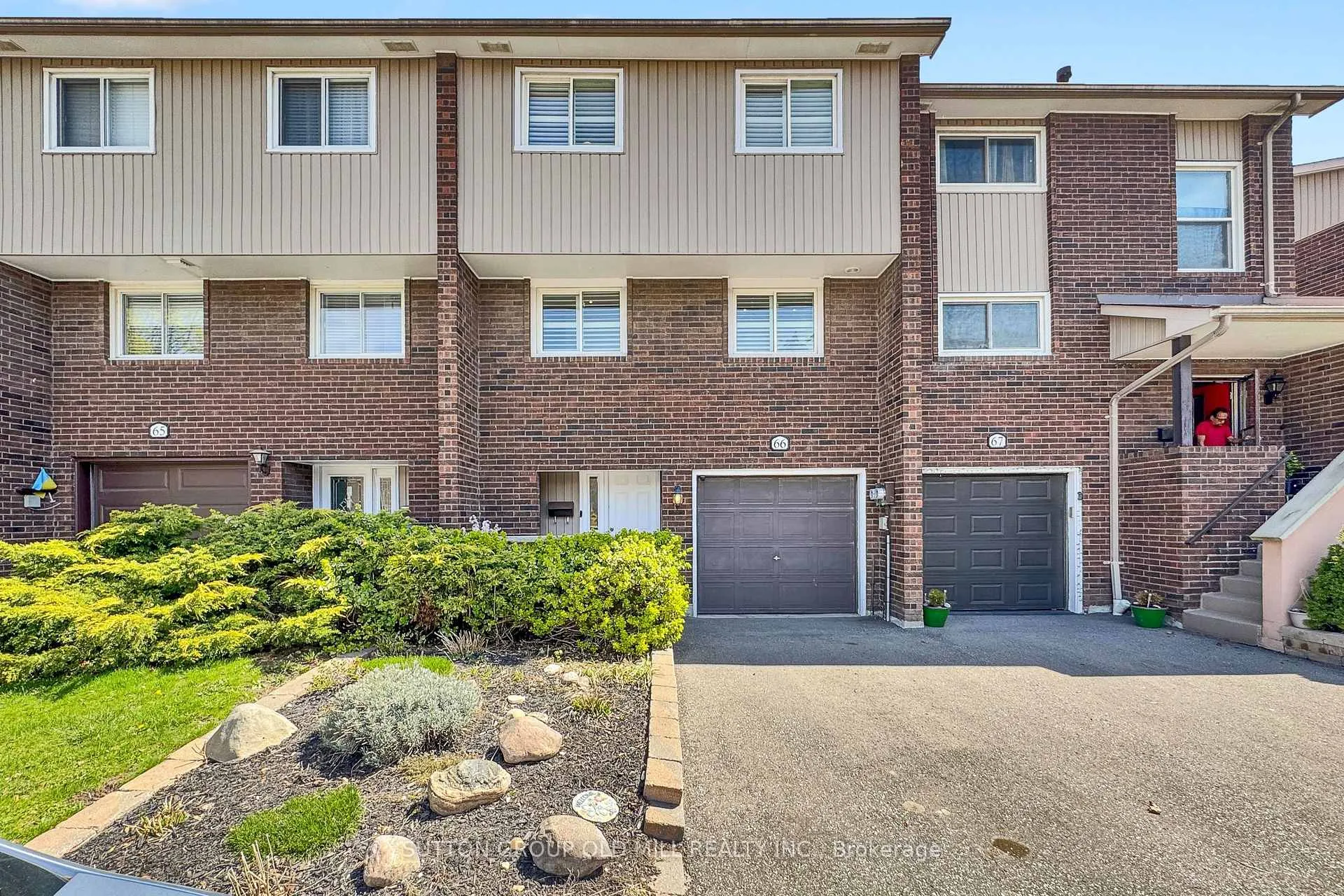 Photo 2 of 66 Permfield Path, Etobicoke, Etobicoke West Mall — HOMEH