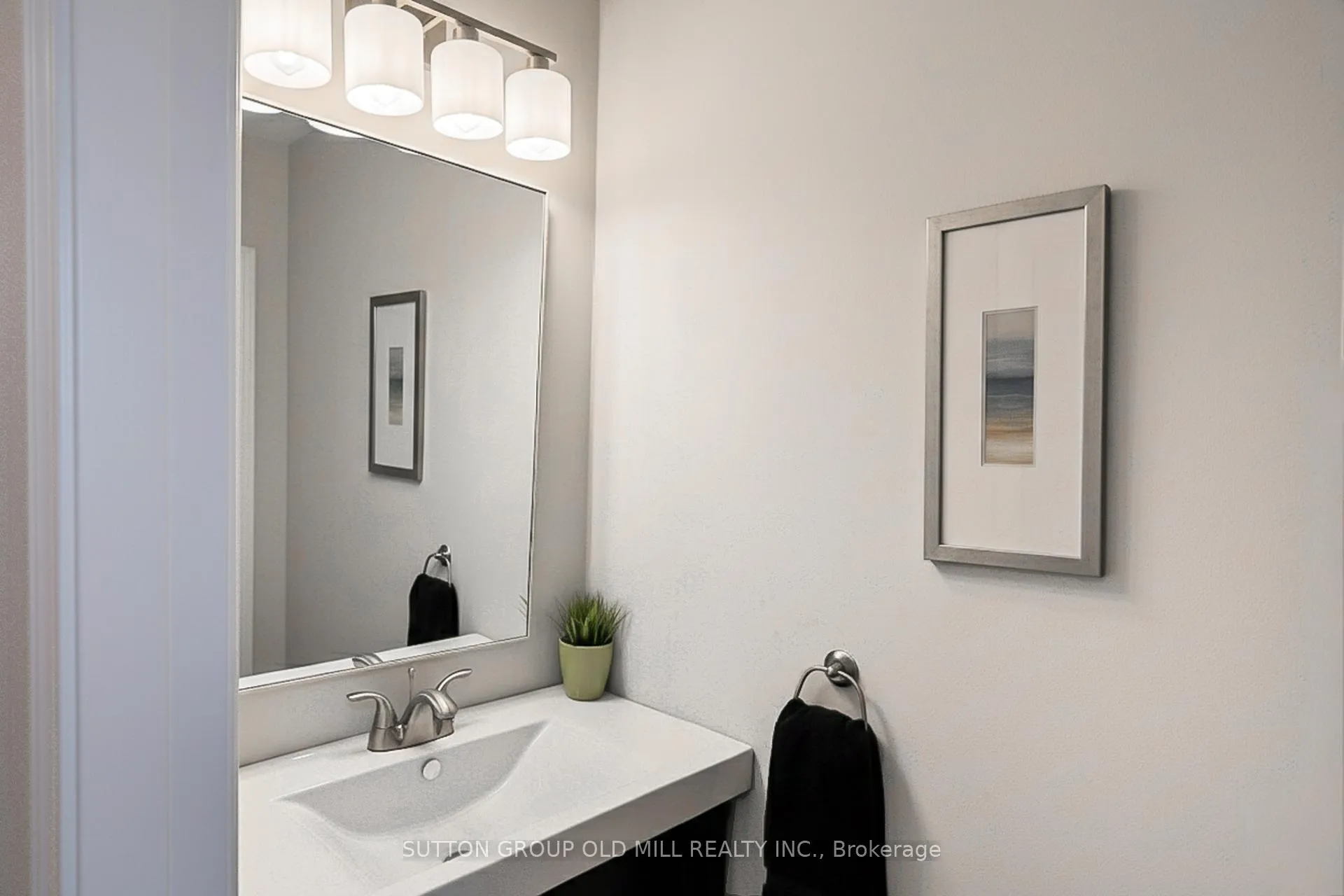 Photo 16 of 66 Permfield Path, Etobicoke, Etobicoke West Mall — HOMEH