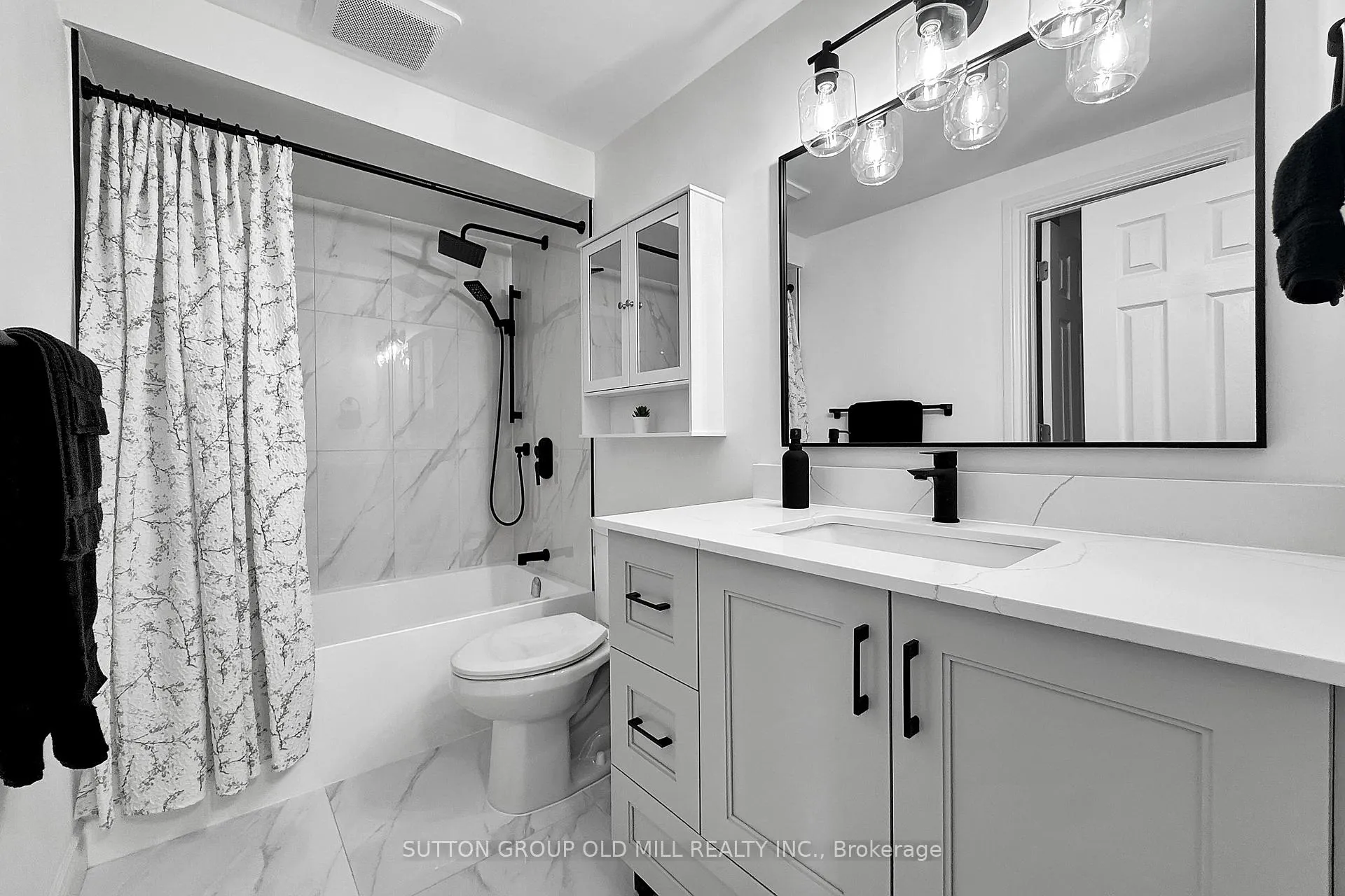 Photo 34 of 66 Permfield Path, Etobicoke, Etobicoke West Mall — HOMEH