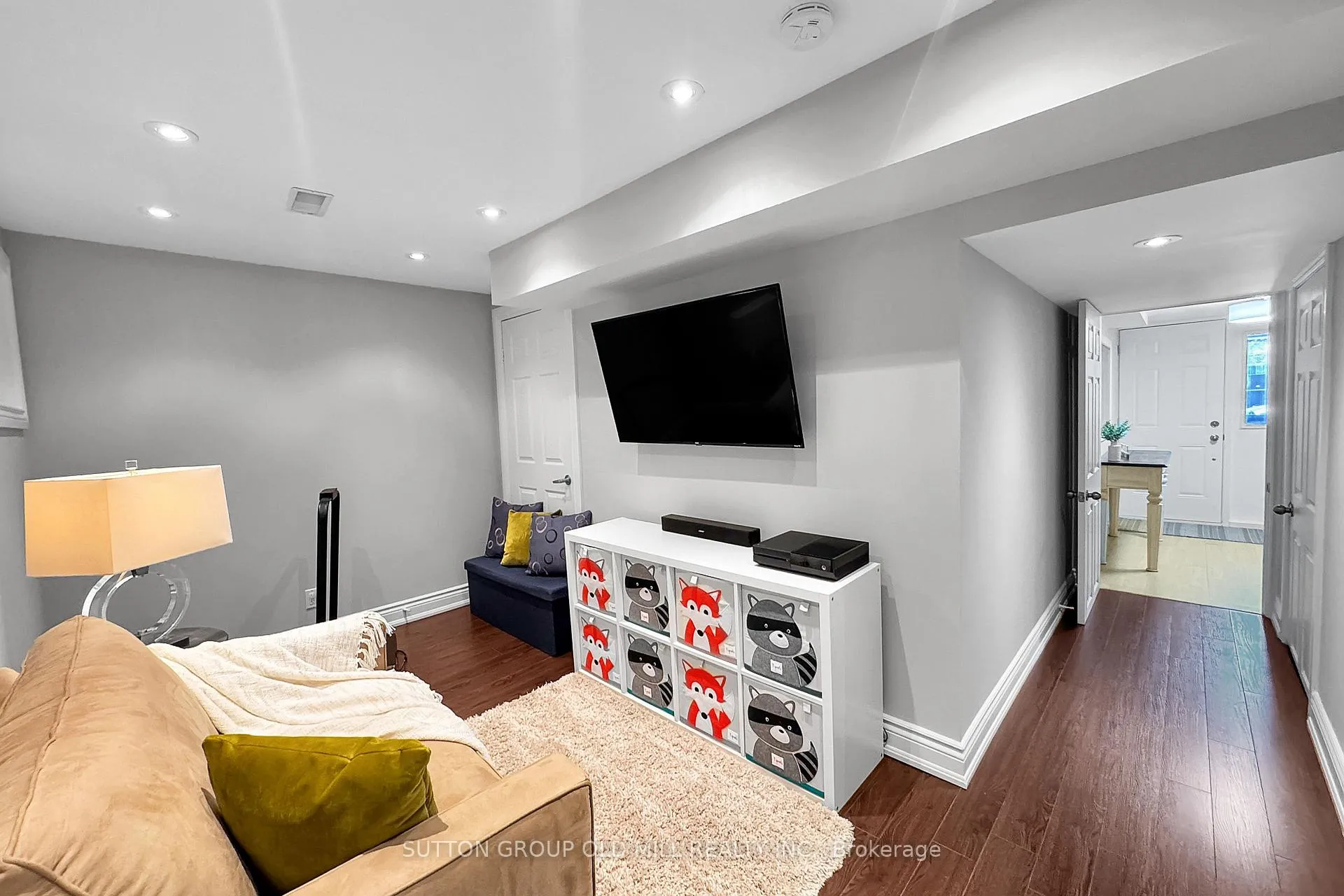 Photo 39 of 66 Permfield Path, Etobicoke, Etobicoke West Mall — HOMEH