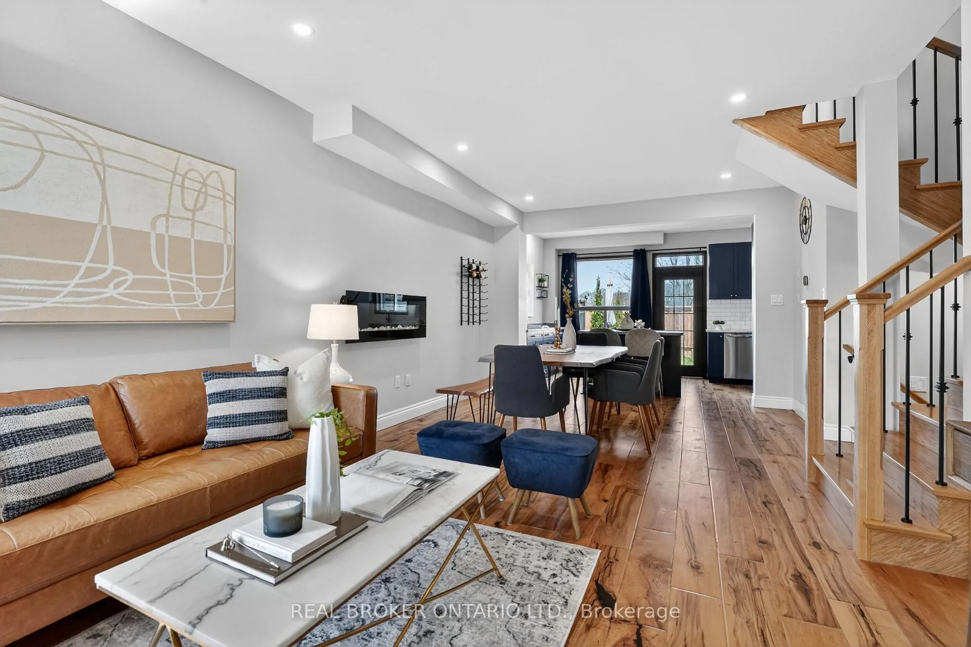 Photo 4 of 62 Moore Crescent, Hamilton, Ancaster — HOMEH