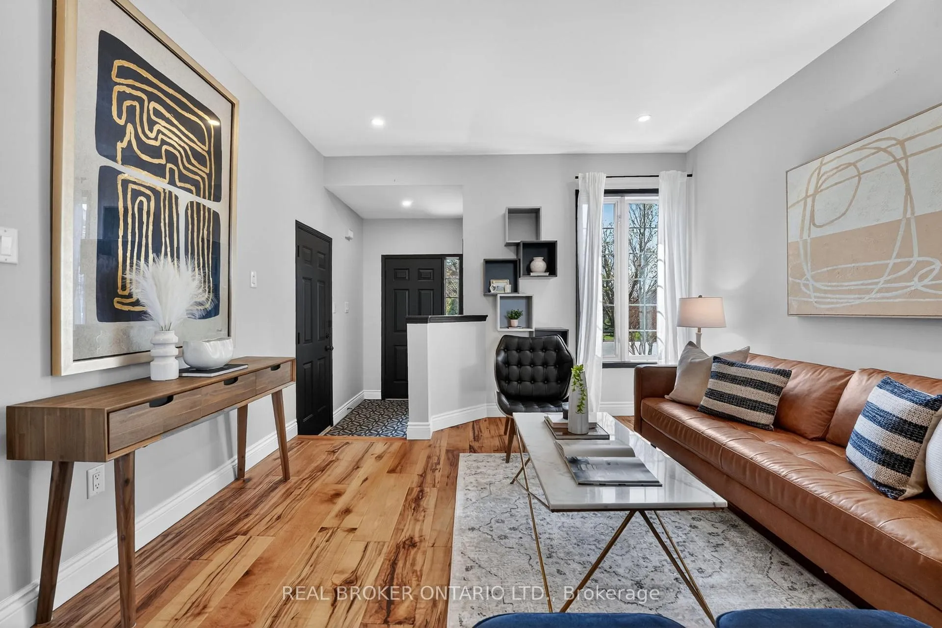Photo 10 of 62 Moore Crescent, Hamilton, Ancaster — HOMEH