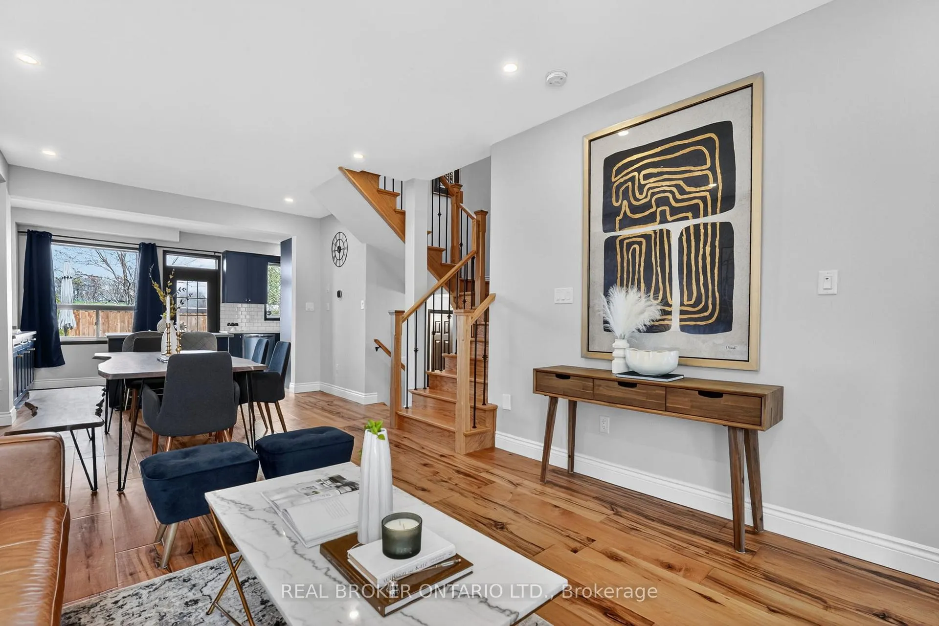 Photo 11 of 62 Moore Crescent, Hamilton, Ancaster — HOMEH