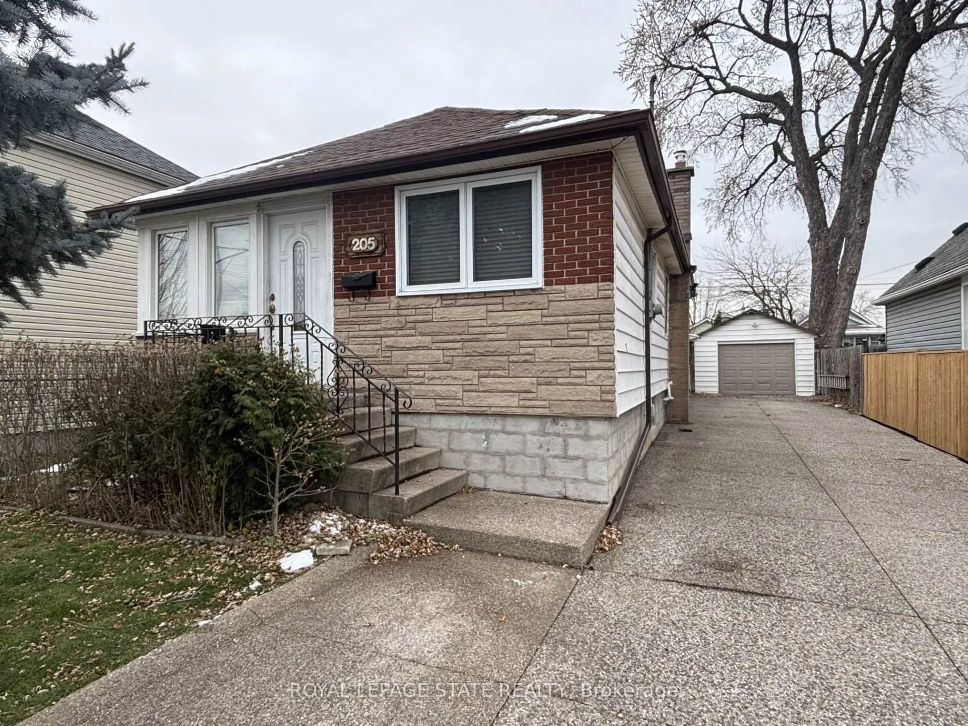 Photo 1 of 205 Ivon Avenue, Hamilton, Normanhurst — HOMEH