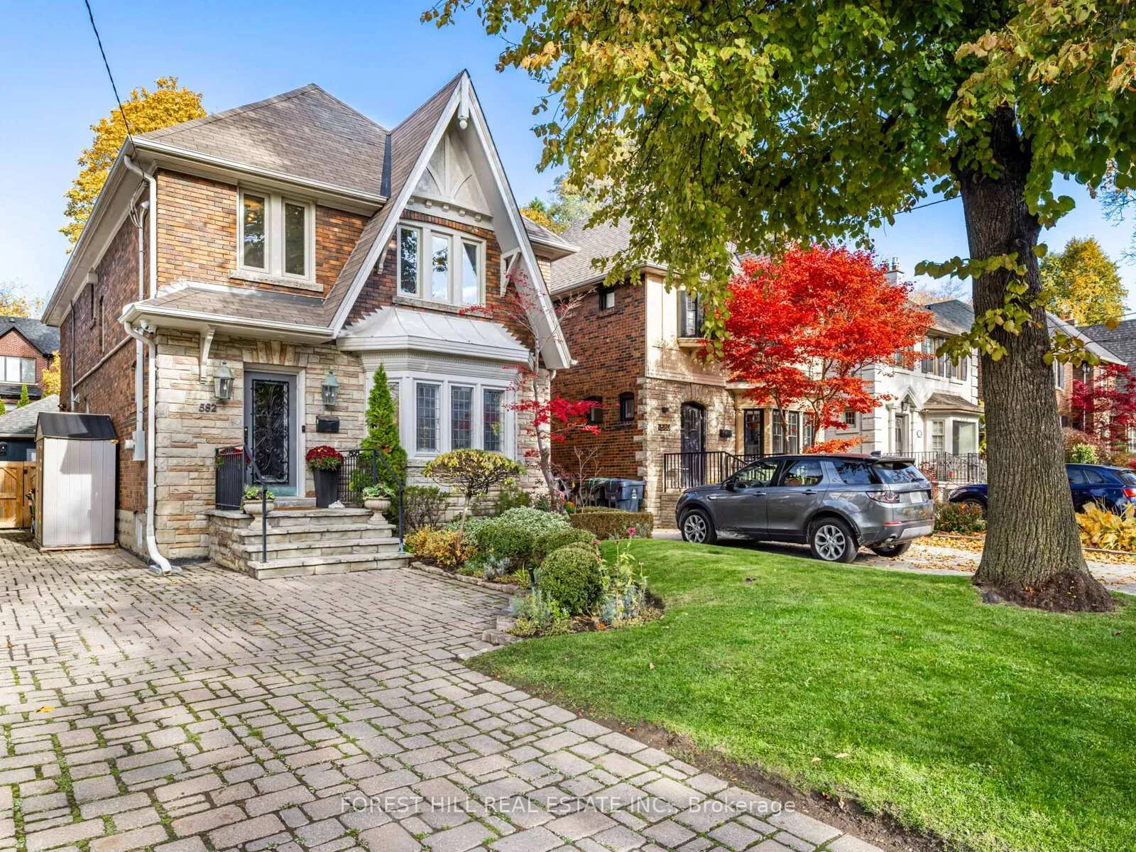 Front of 582 Briar Hill Avenue