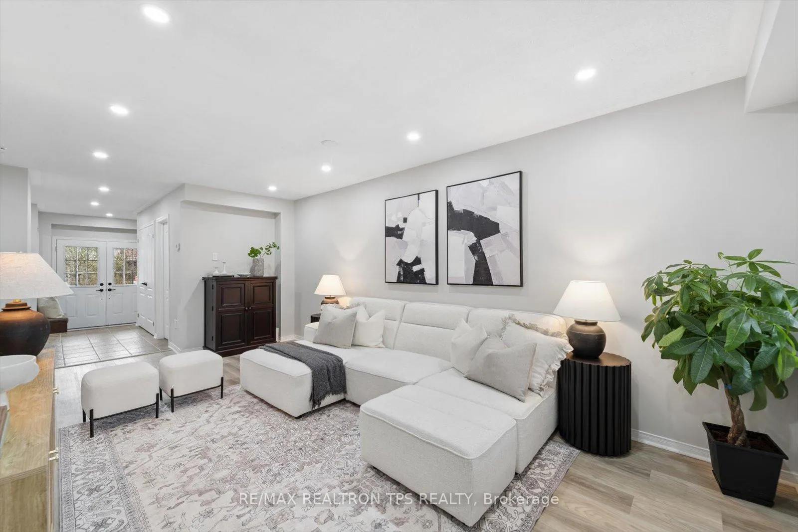 Photo 6 of 263 Sprucewood Crescent, Clarington, Bowmanville — HOMEH