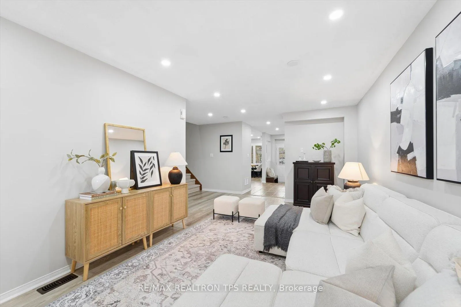 Photo 7 of 263 Sprucewood Crescent, Clarington, Bowmanville — HOMEH