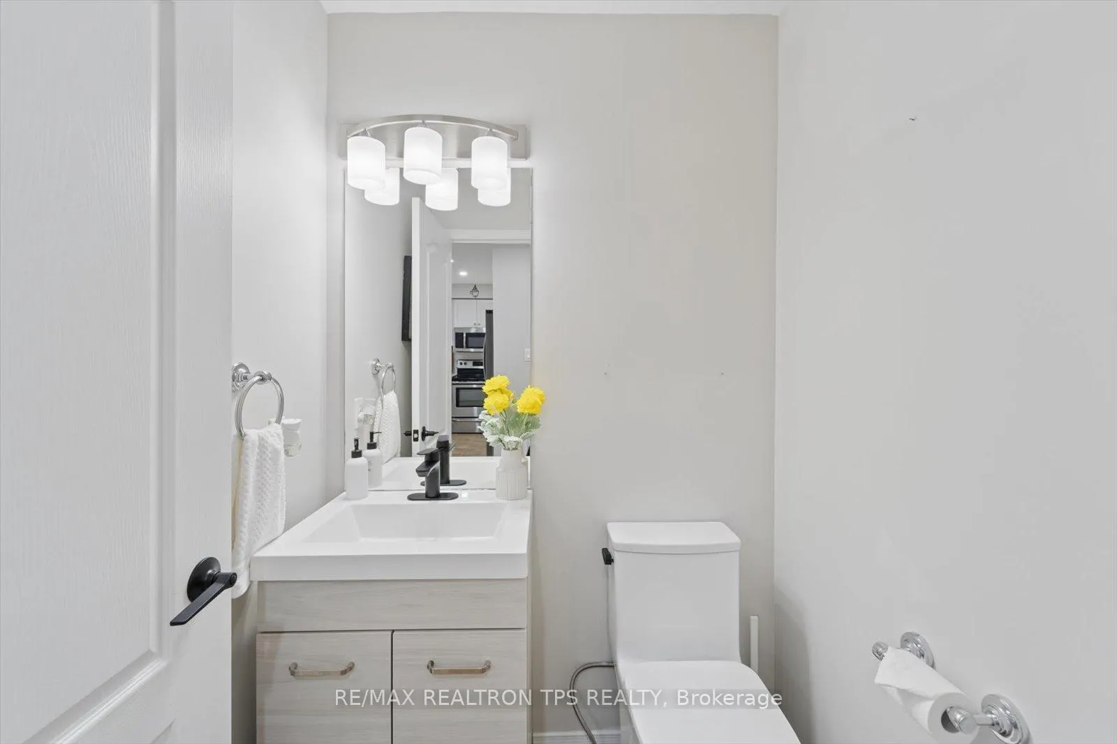 Photo 19 of 263 Sprucewood Crescent, Clarington, Bowmanville — HOMEH