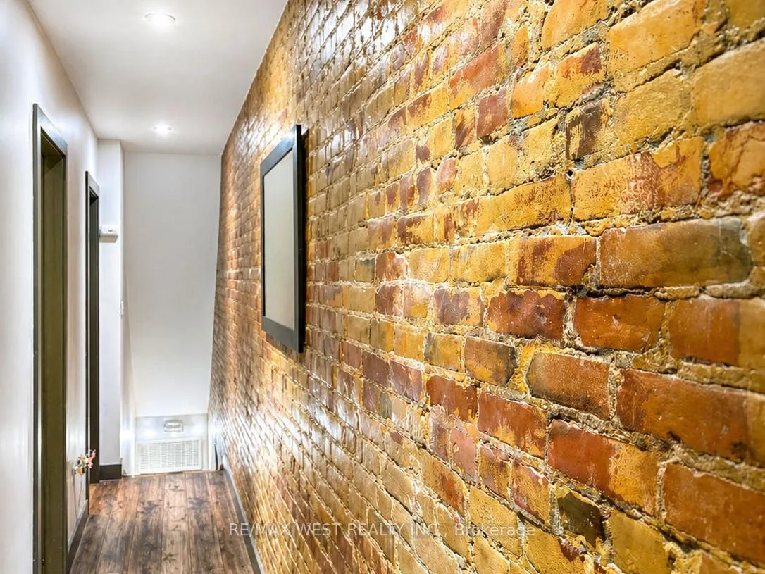 Photo 3 of 270 Boon Avenue, Toronto, Caledonia-Fairbank — HOMEH