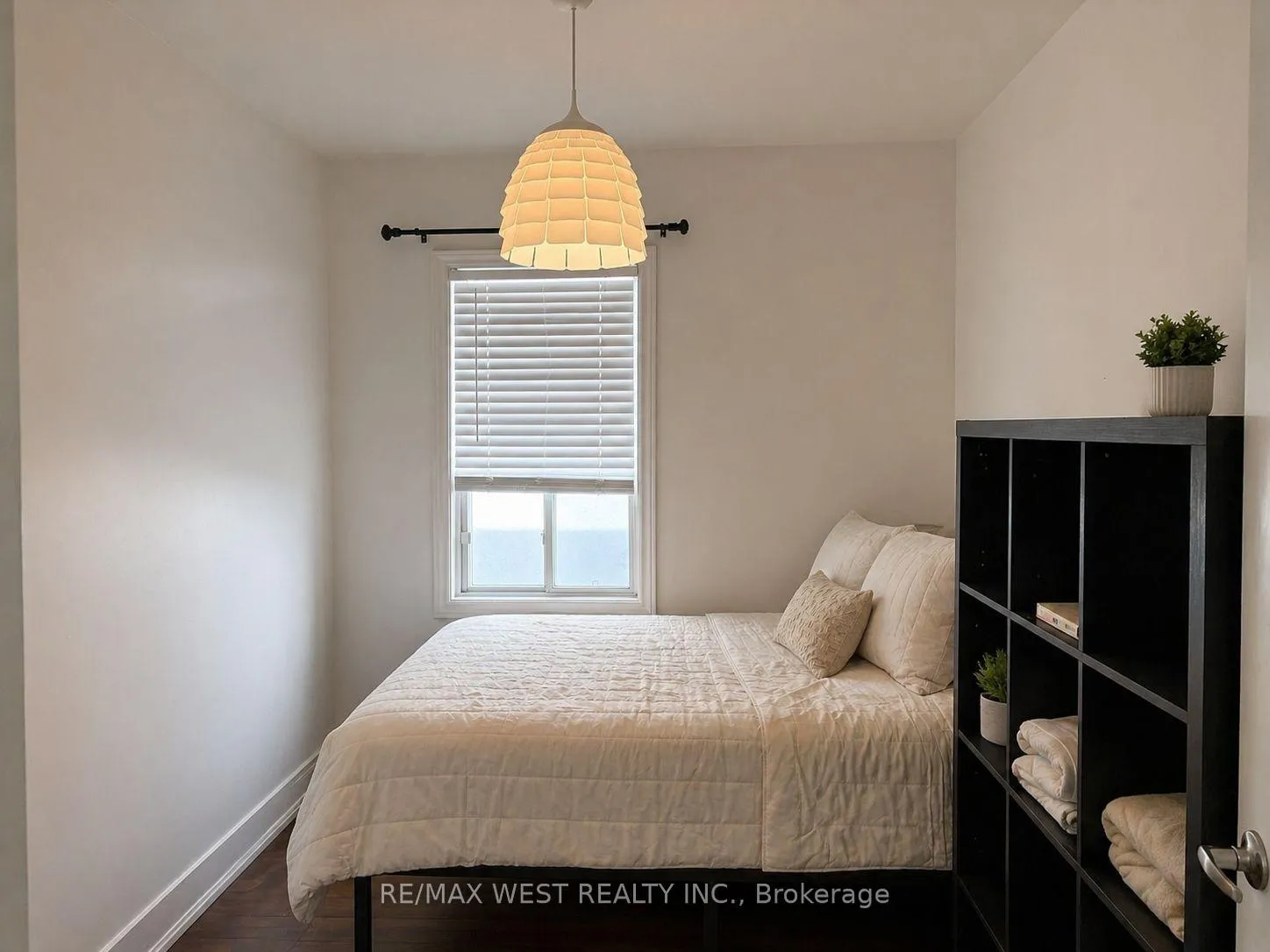 Photo 4 of 270 Boon Avenue, Toronto, Caledonia-Fairbank — HOMEH