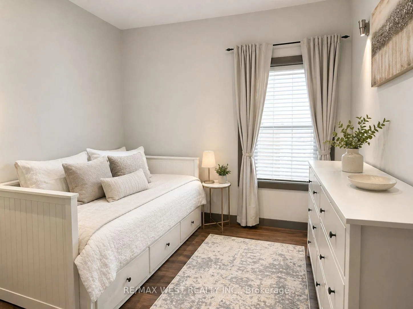 Photo 9 of 270 Boon Avenue, Toronto, Caledonia-Fairbank — HOMEH