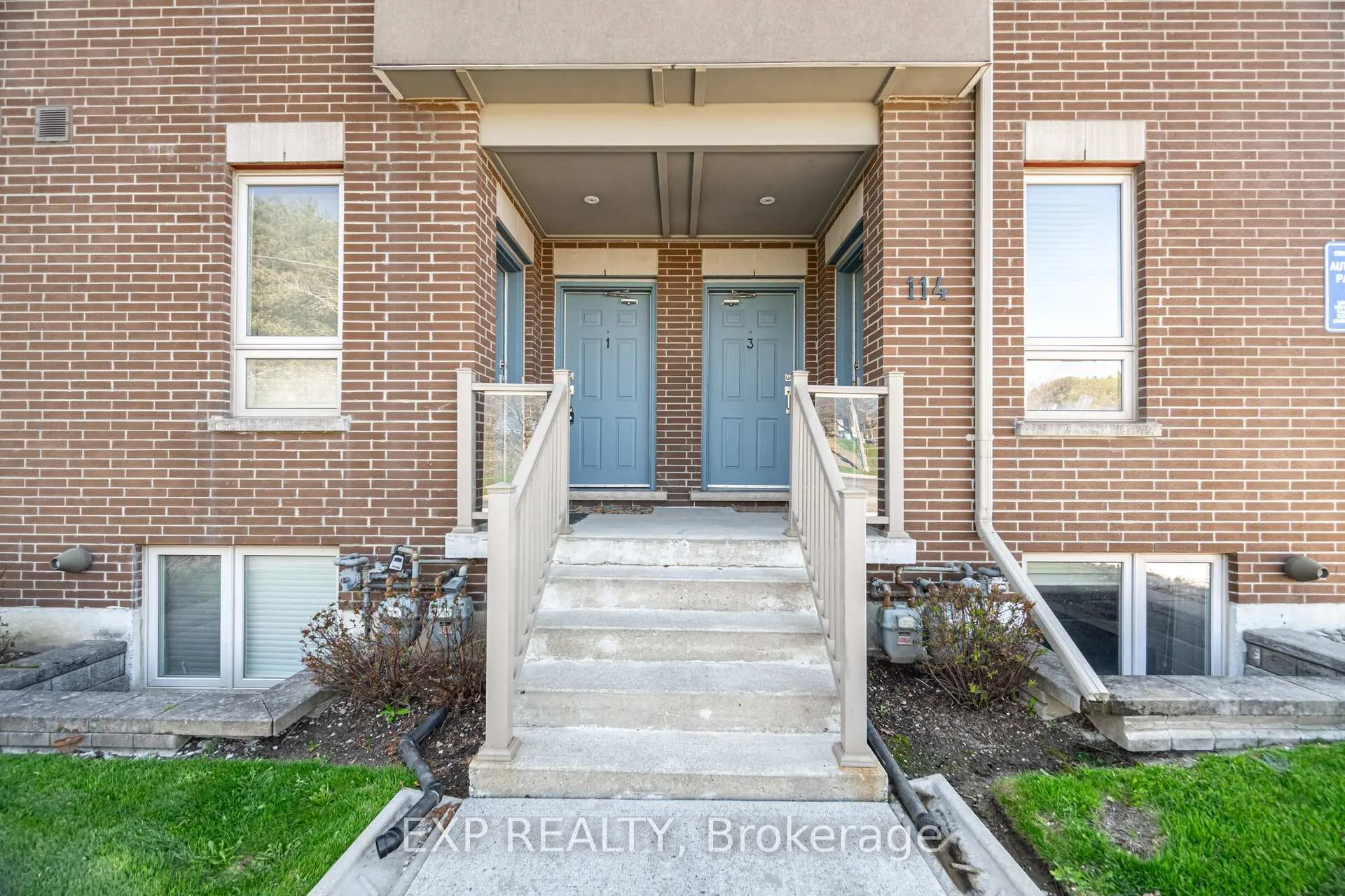 Photo 2 of Unit 1, 114 Caledonia Park Road, Toronto, Corso Italia-Davenport — HOMEH